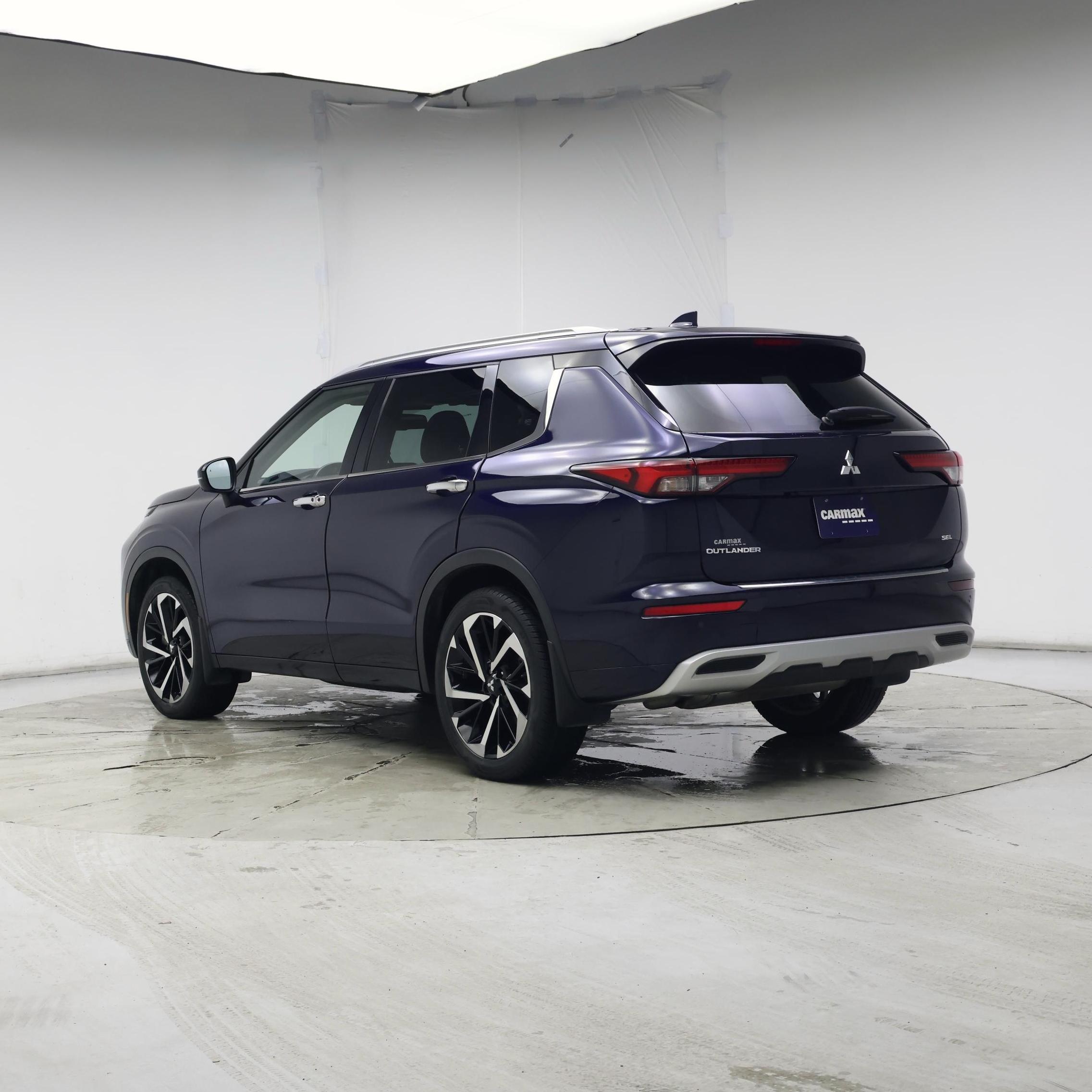 Thumbnail: 2023 Mitsubishi Outlander - 2