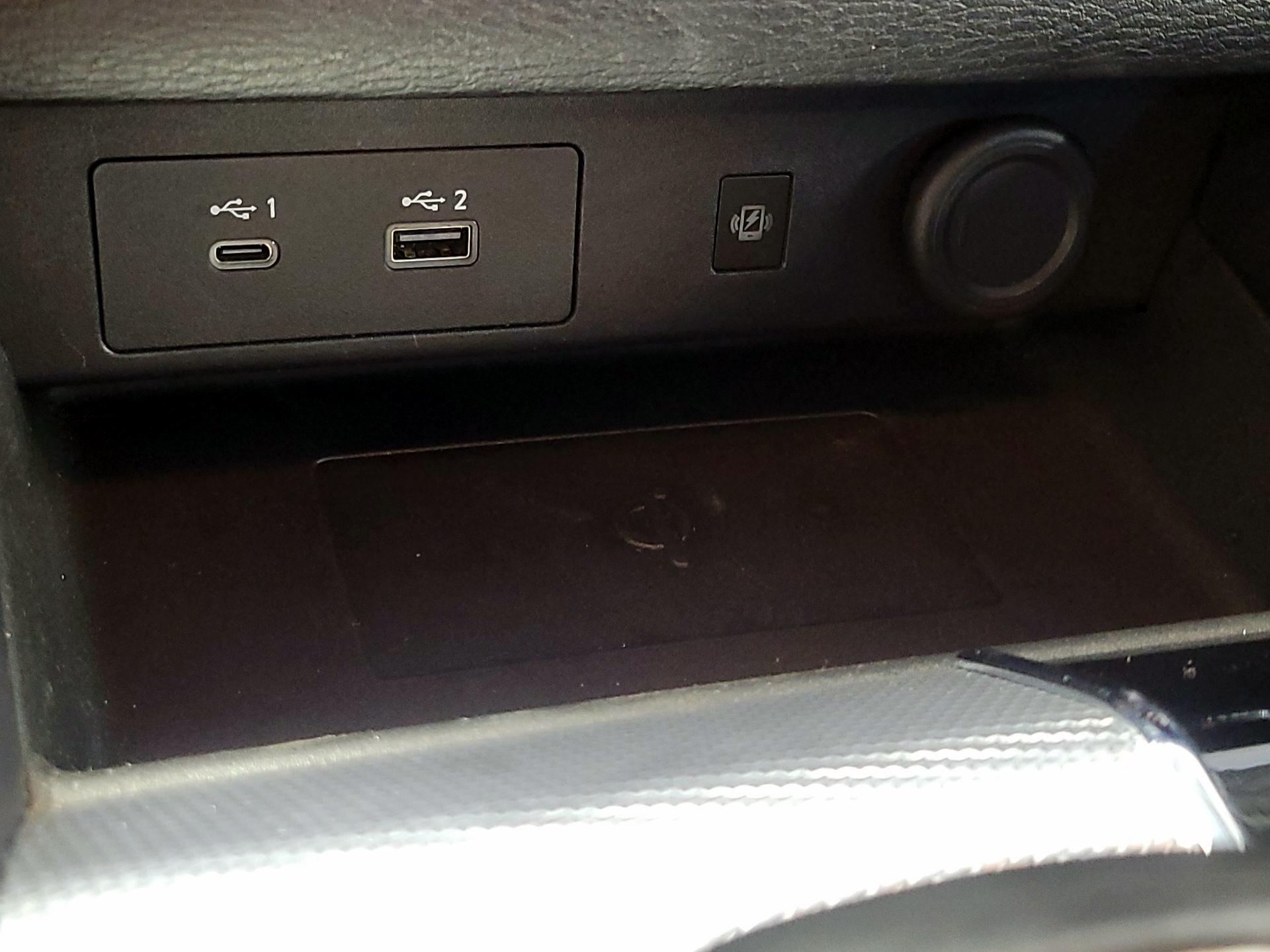 Thumbnail: 2023 Mitsubishi Outlander - 19