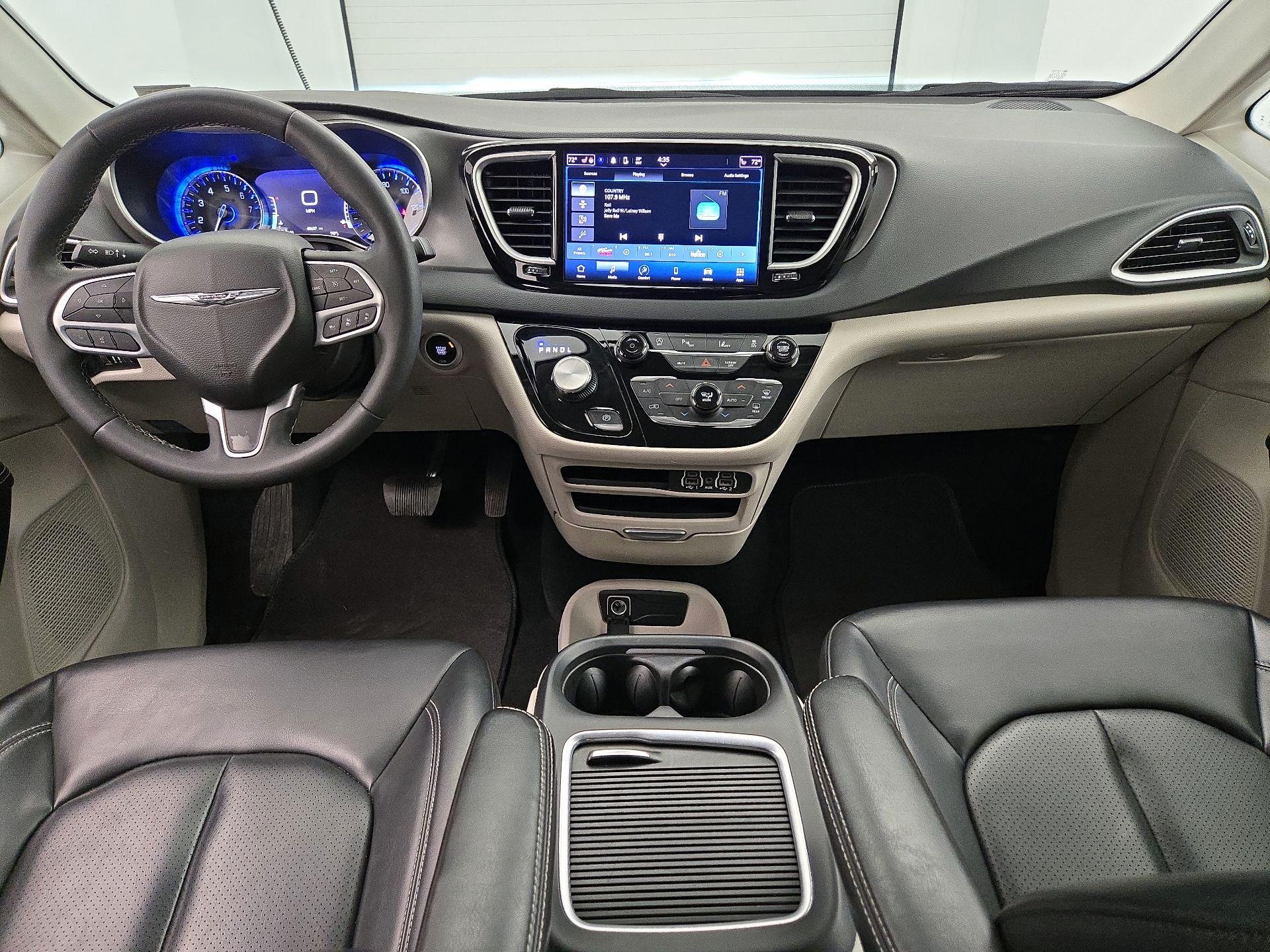 Thumbnail: 2023 Chrysler Pacifica - 9