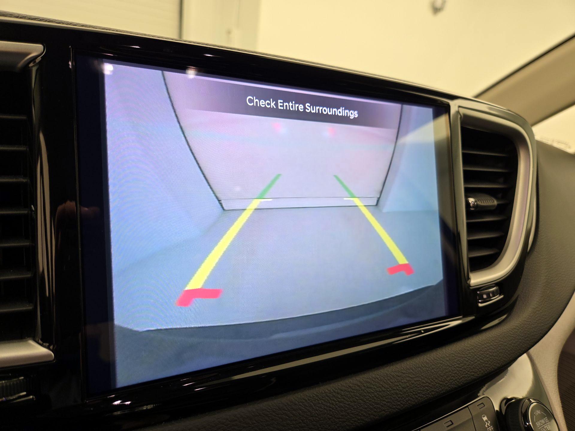 Thumbnail: 2023 Chrysler Pacifica - 14