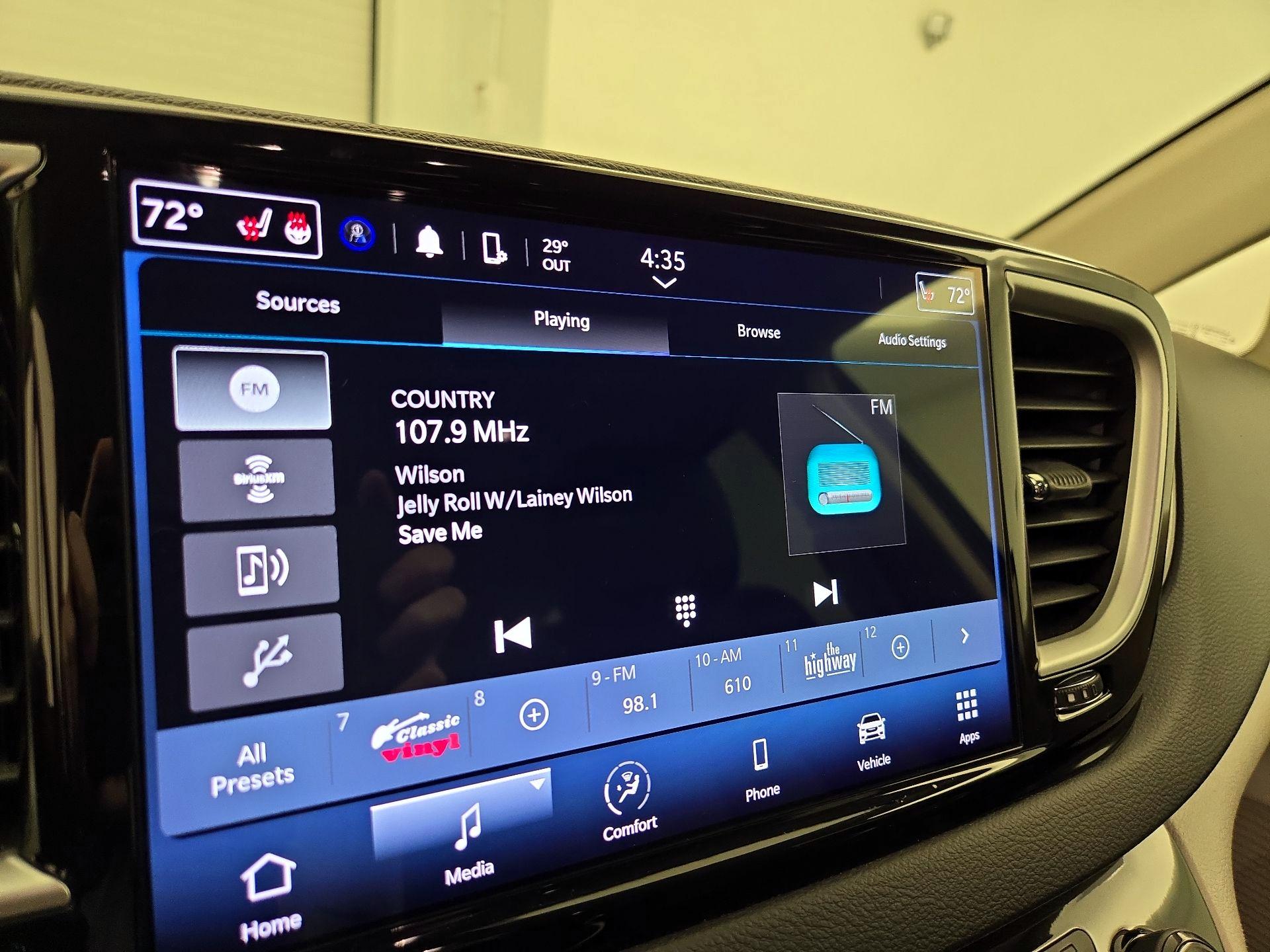 Thumbnail: 2023 Chrysler Pacifica - 15