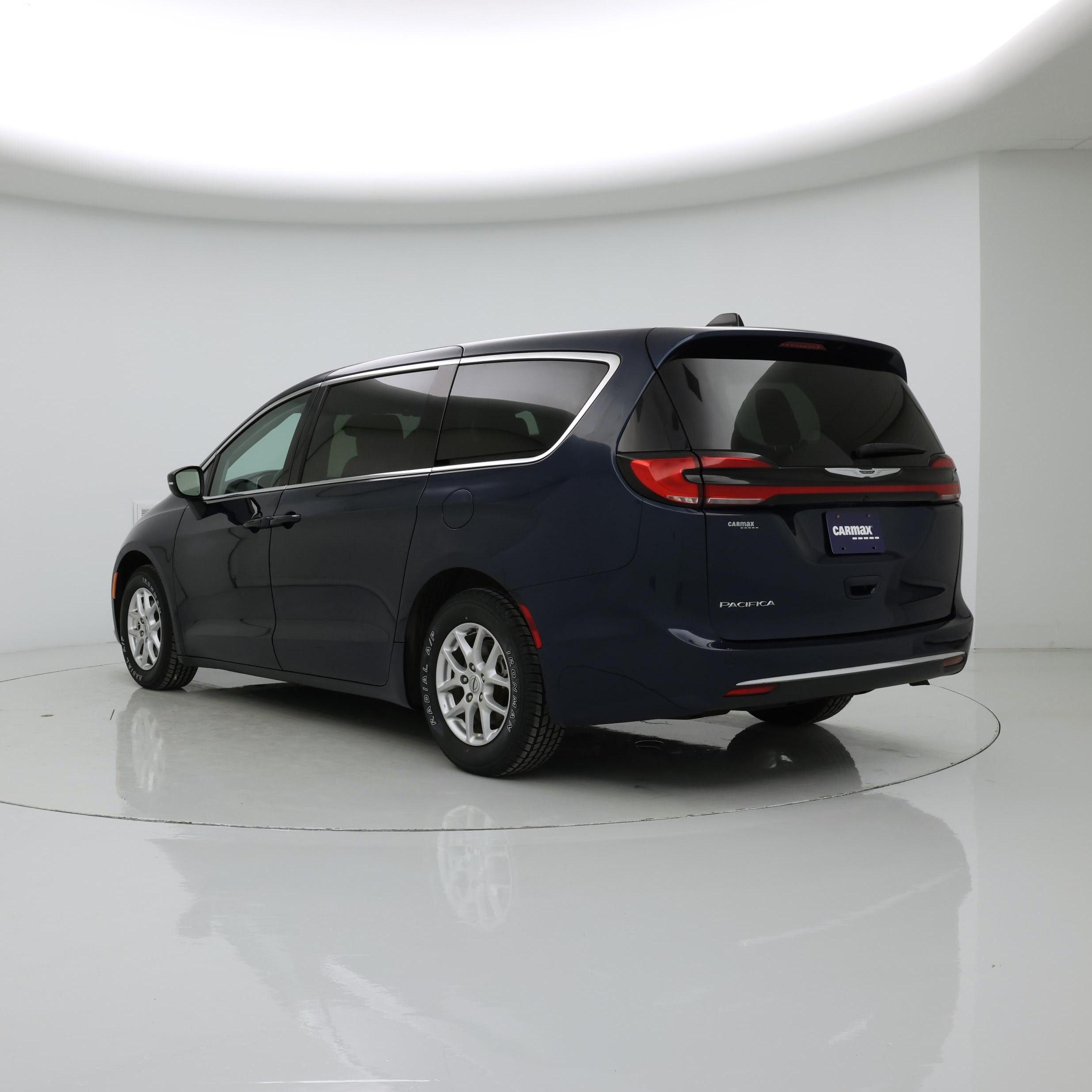 Thumbnail: 2023 Chrysler Pacifica - 2