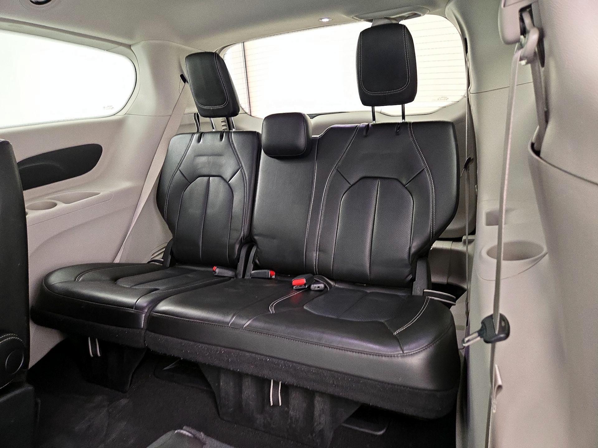 Thumbnail: 2023 Chrysler Pacifica - 20