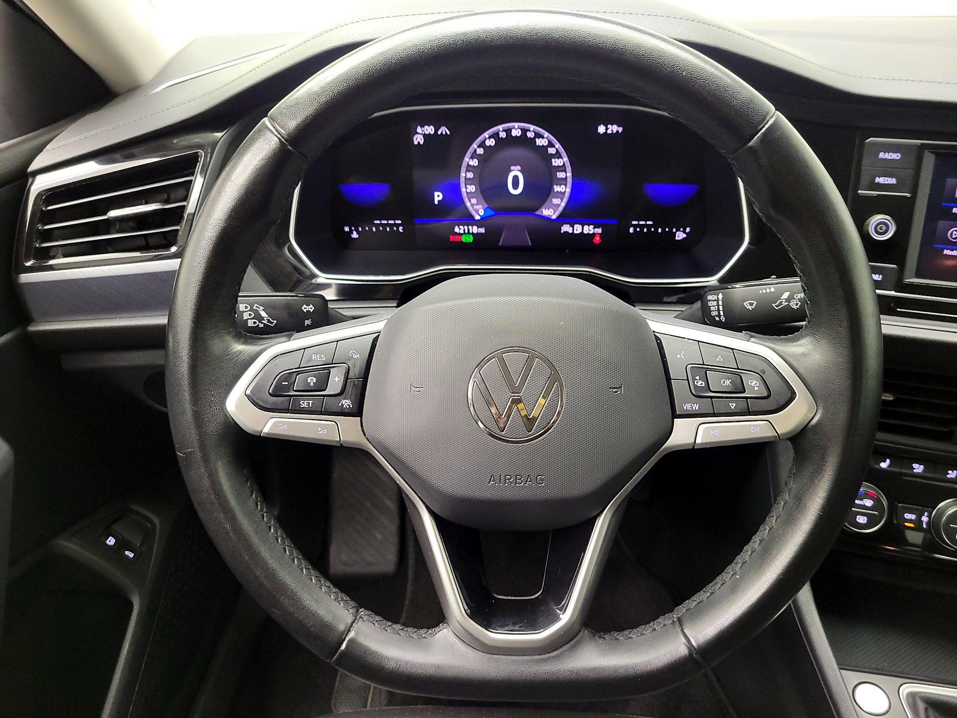 Thumbnail: 2024 Volkswagen Jetta - 10