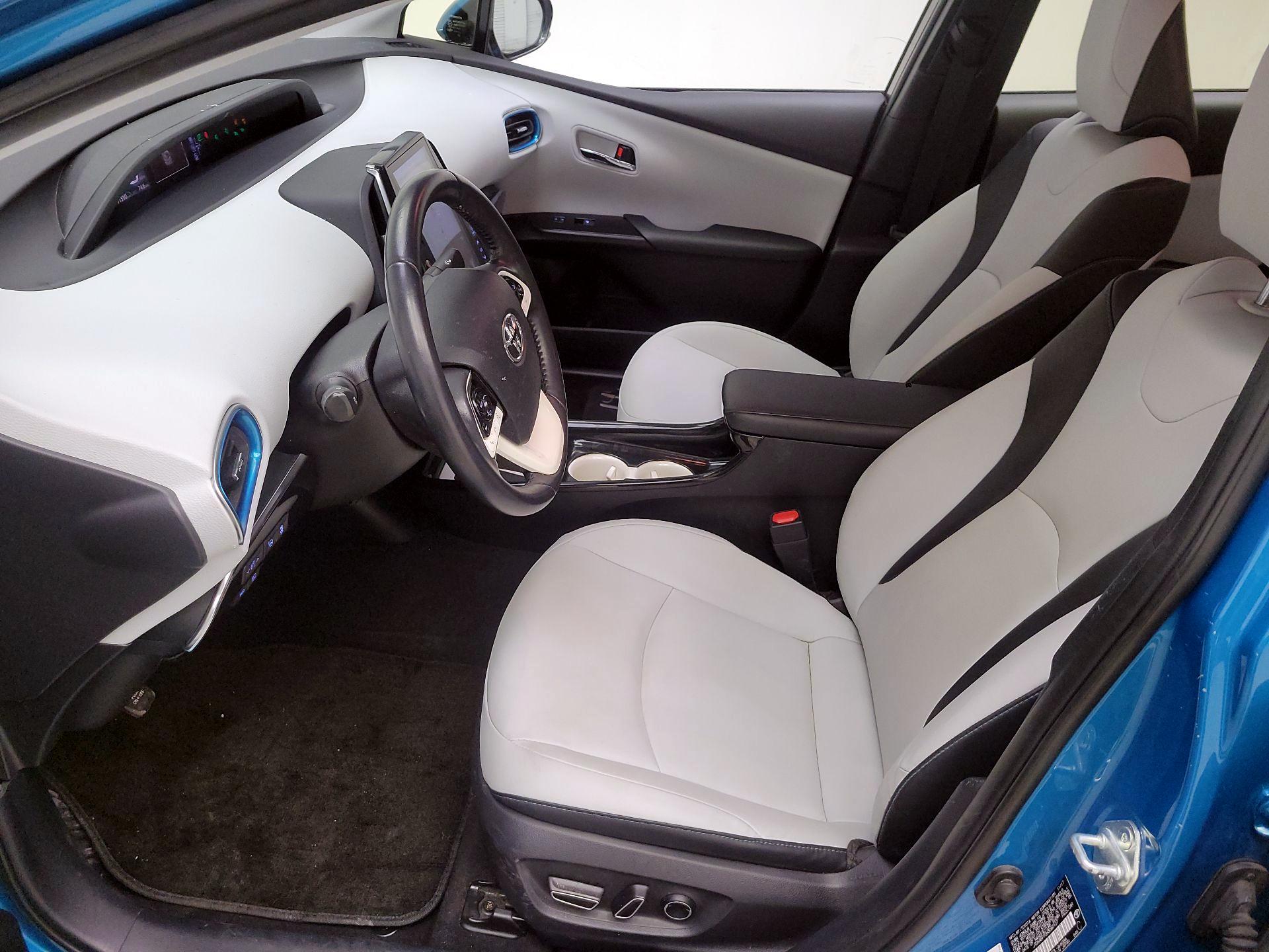 Thumbnail: 2017 Toyota Prius Prime - 11