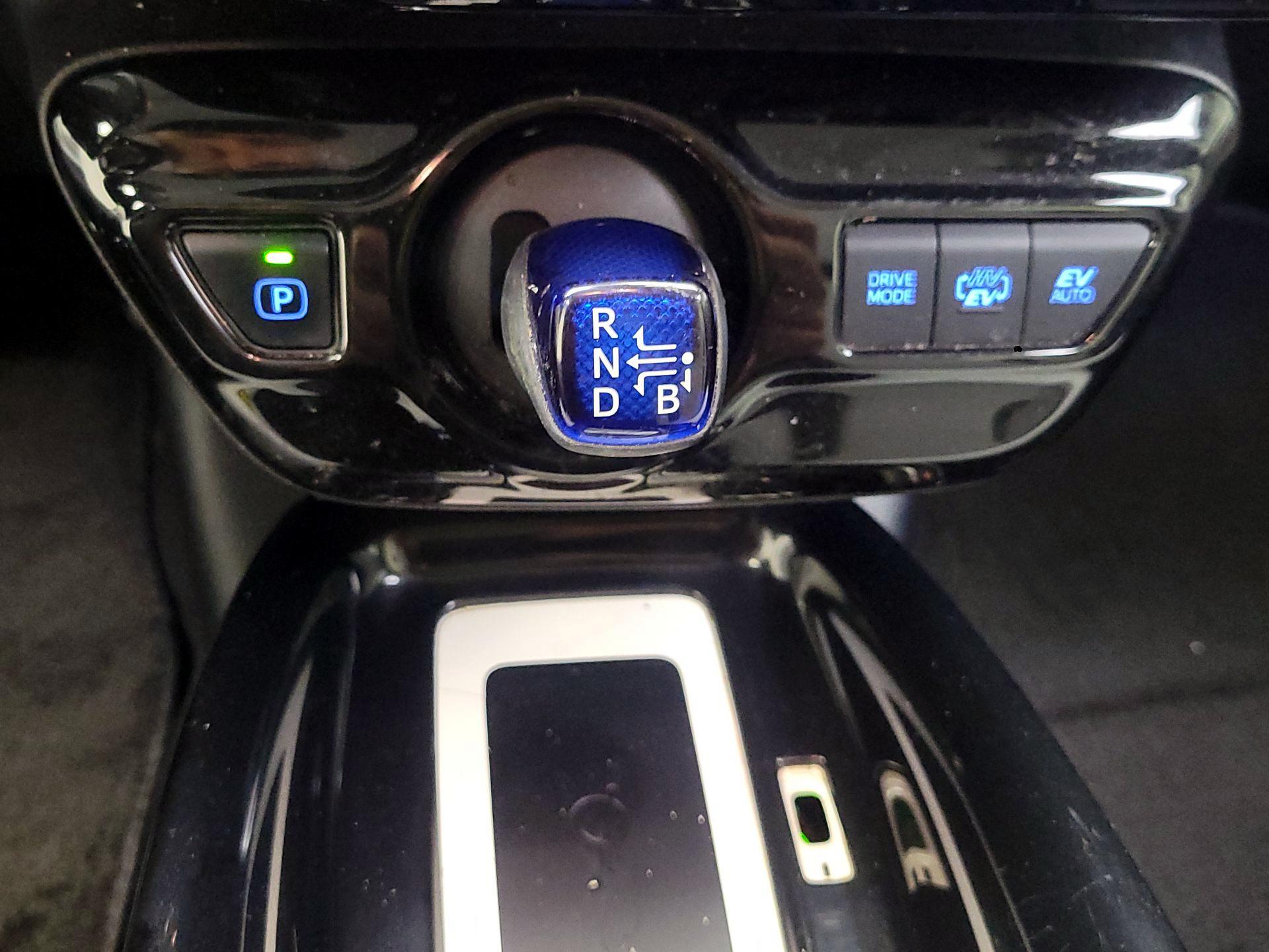 Thumbnail: 2017 Toyota Prius Prime - 18