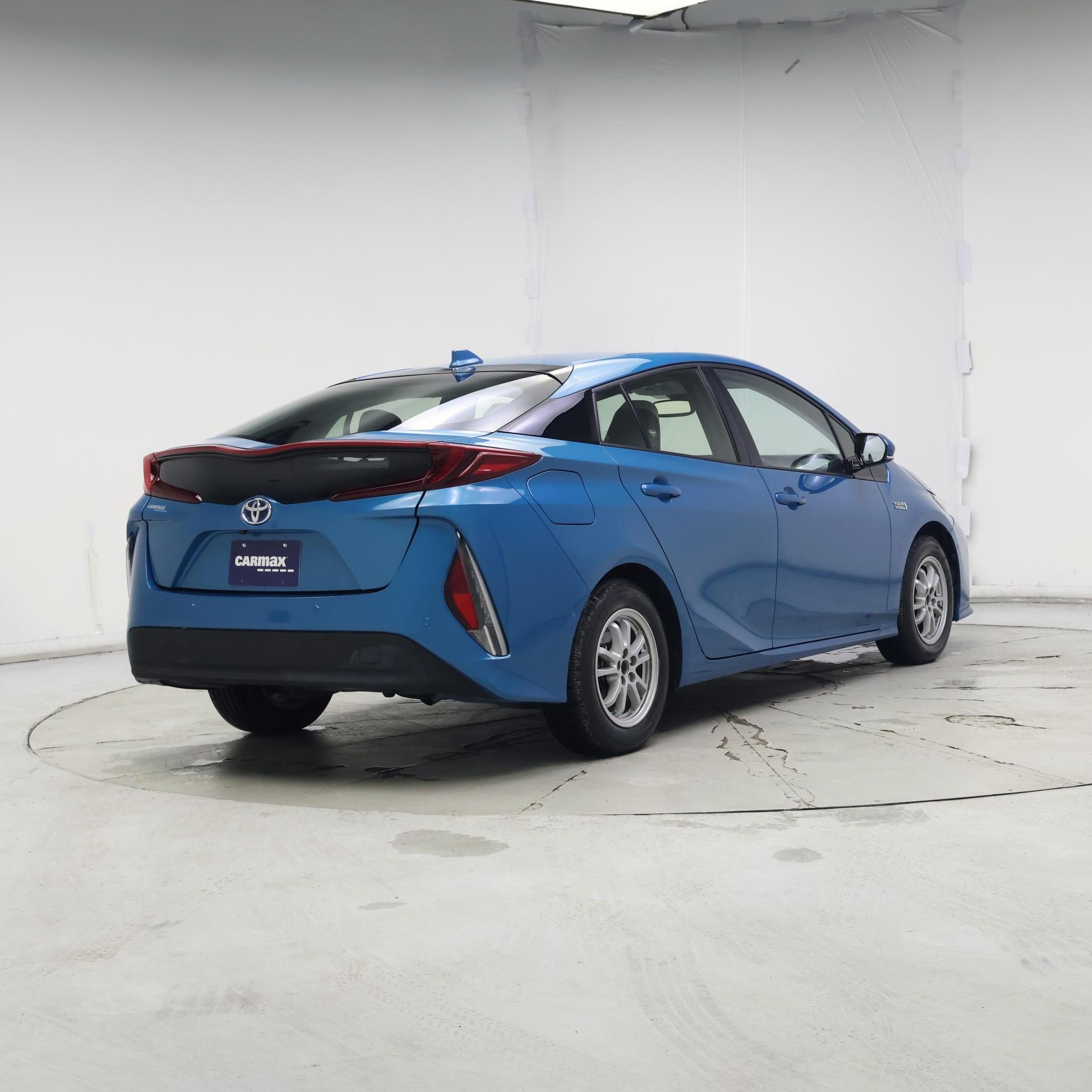 Thumbnail: 2017 Toyota Prius Prime - 8