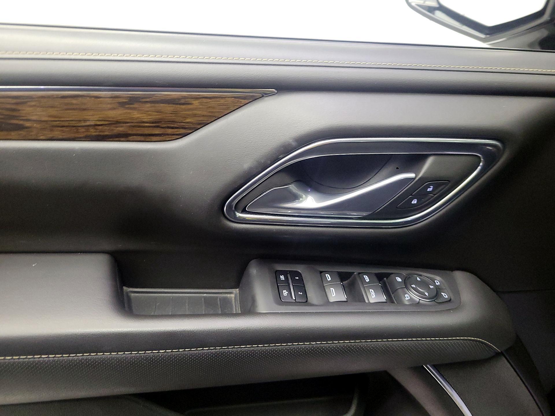 Thumbnail: 2023 Chevrolet Suburban - 10