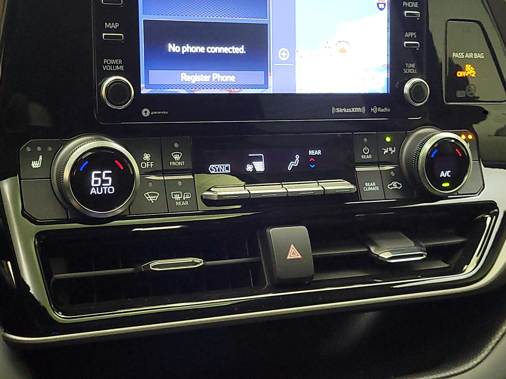 Thumbnail: 2022 Toyota Highlander - 17