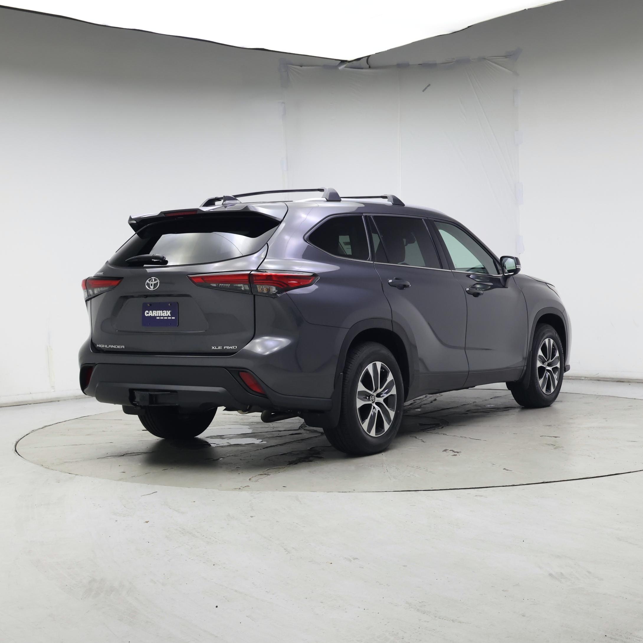 Thumbnail: 2022 Toyota Highlander - 8