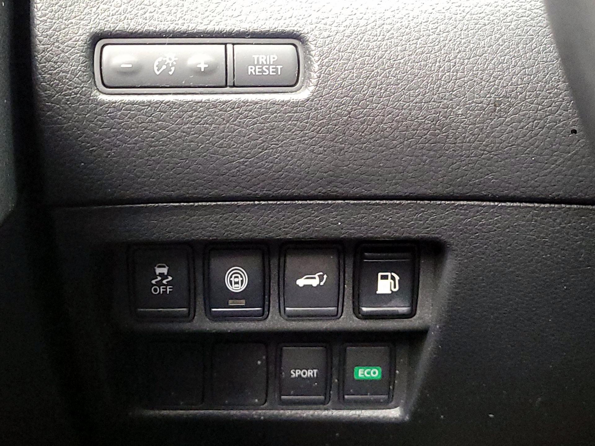 Thumbnail: 2019 Nissan Rogue - 11