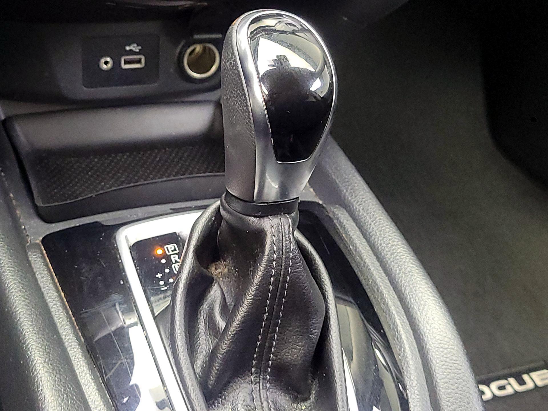 Thumbnail: 2019 Nissan Rogue - 15