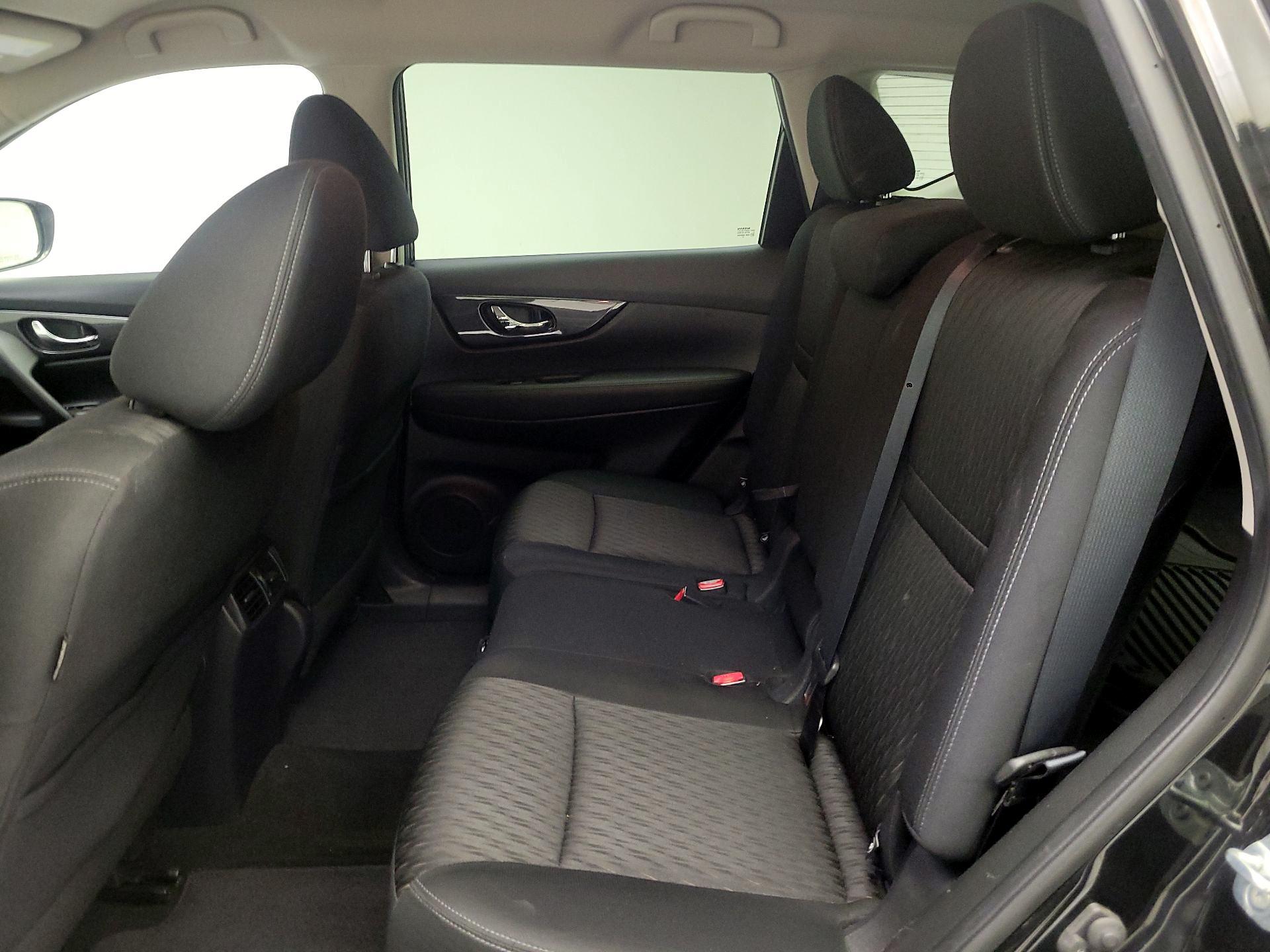 Thumbnail: 2019 Nissan Rogue - 17