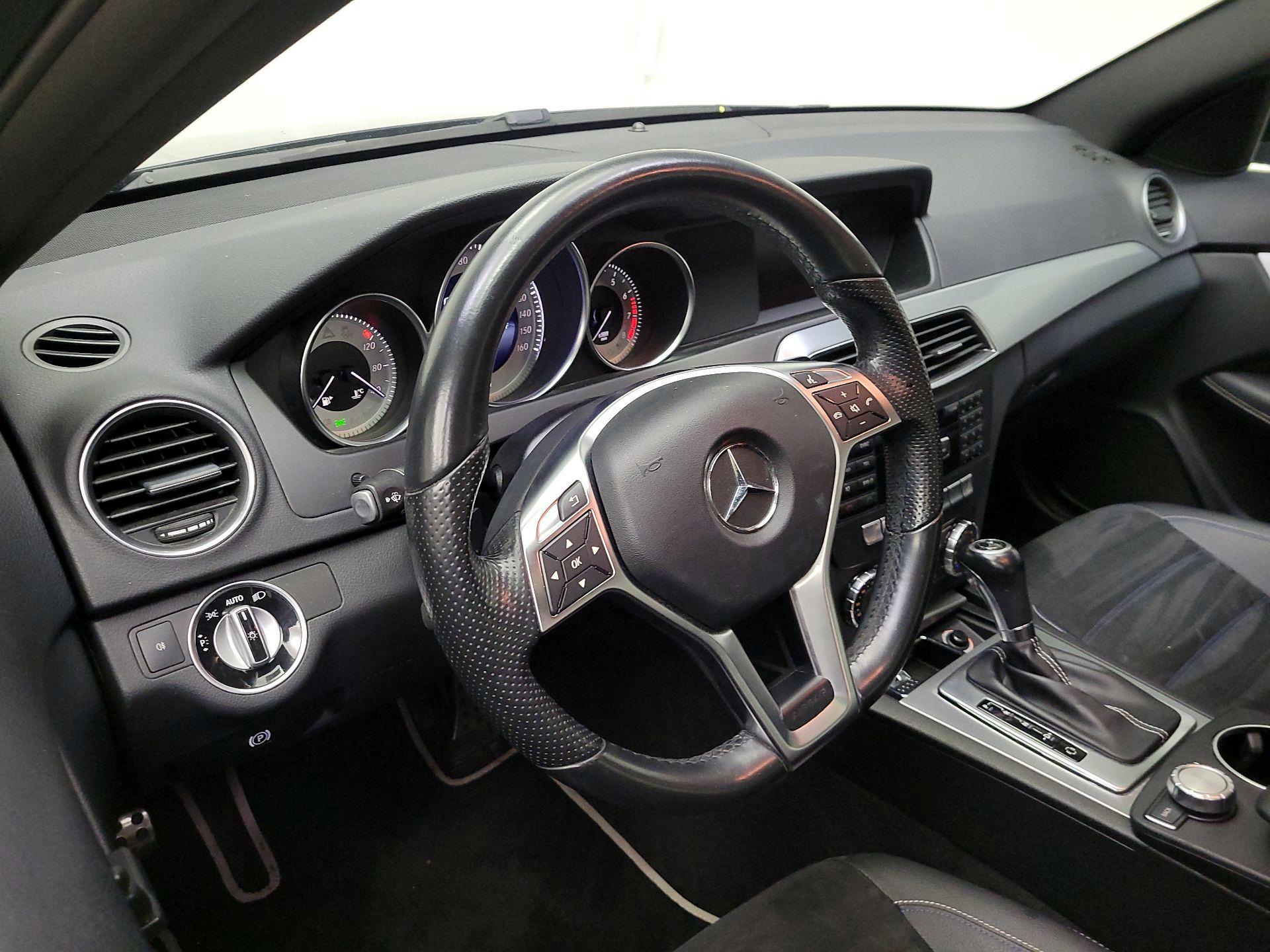 Thumbnail: 2015 Mercedes-Benz C-Class - 9