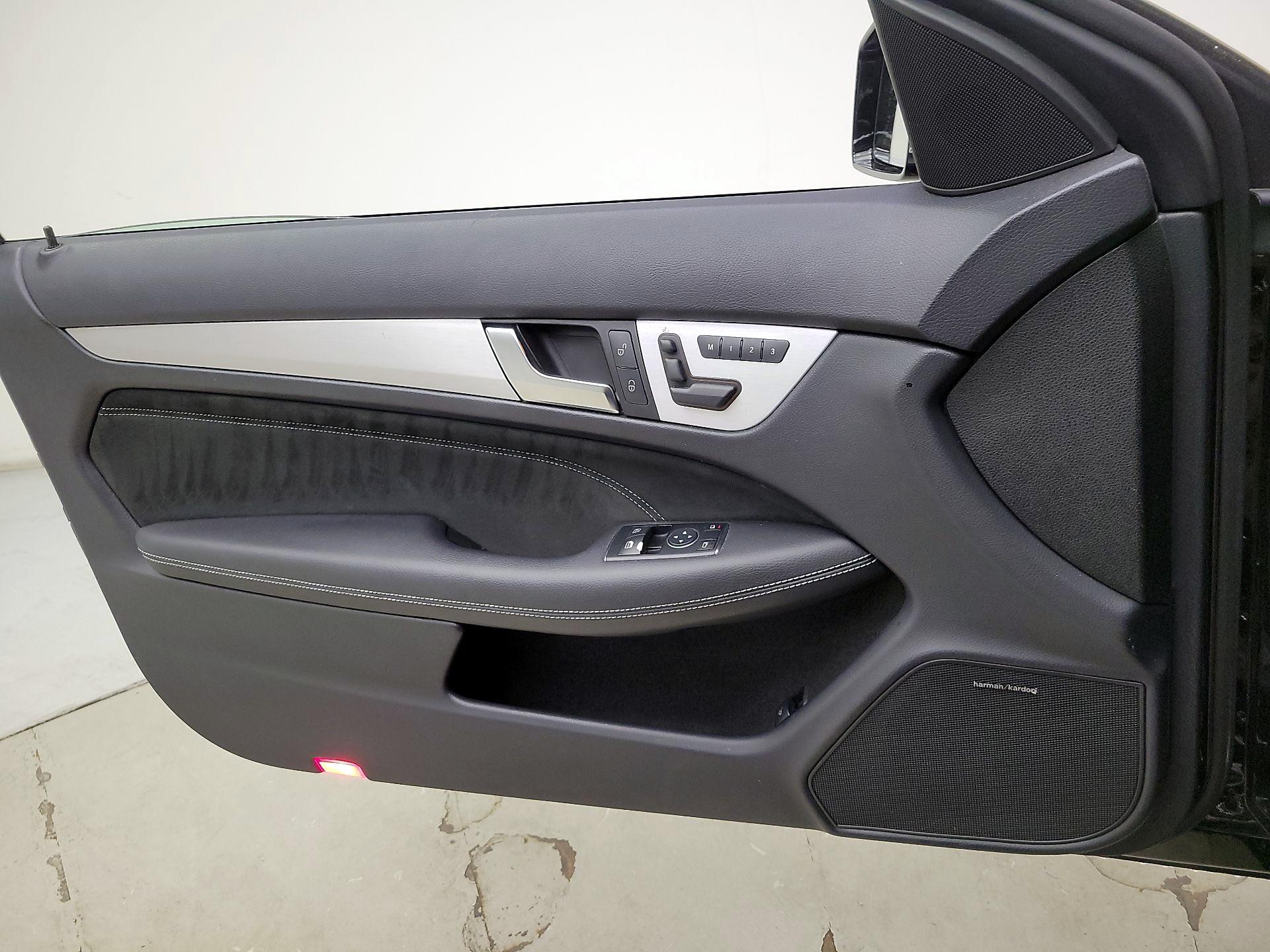 Thumbnail: 2015 Mercedes-Benz C-Class - 12