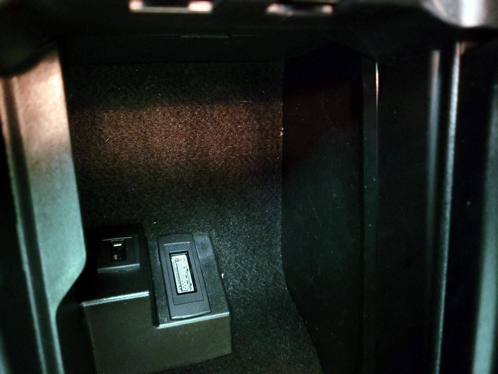 Thumbnail: 2015 Mercedes-Benz C-Class - 17