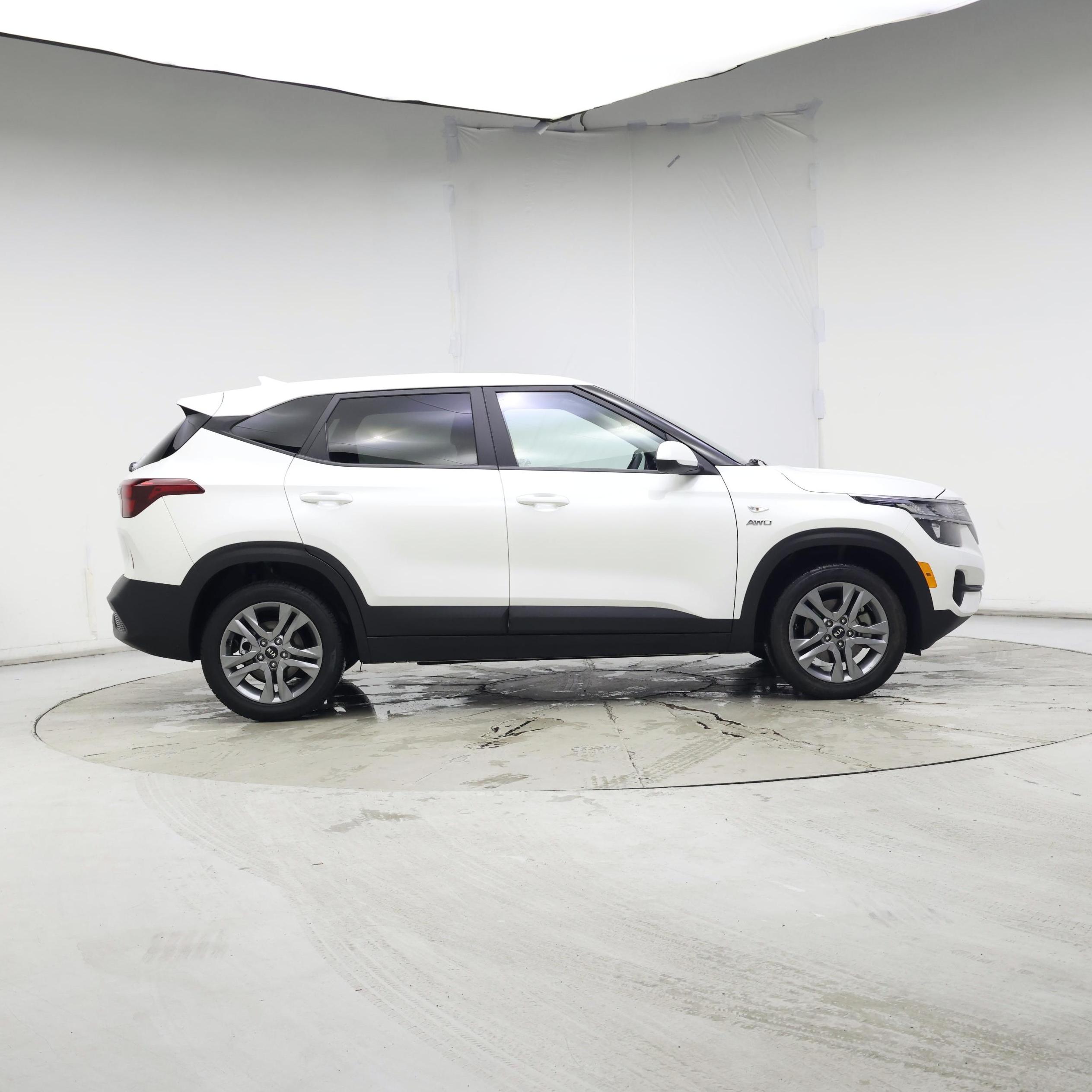 Thumbnail: 2021 Kia Seltos - 7