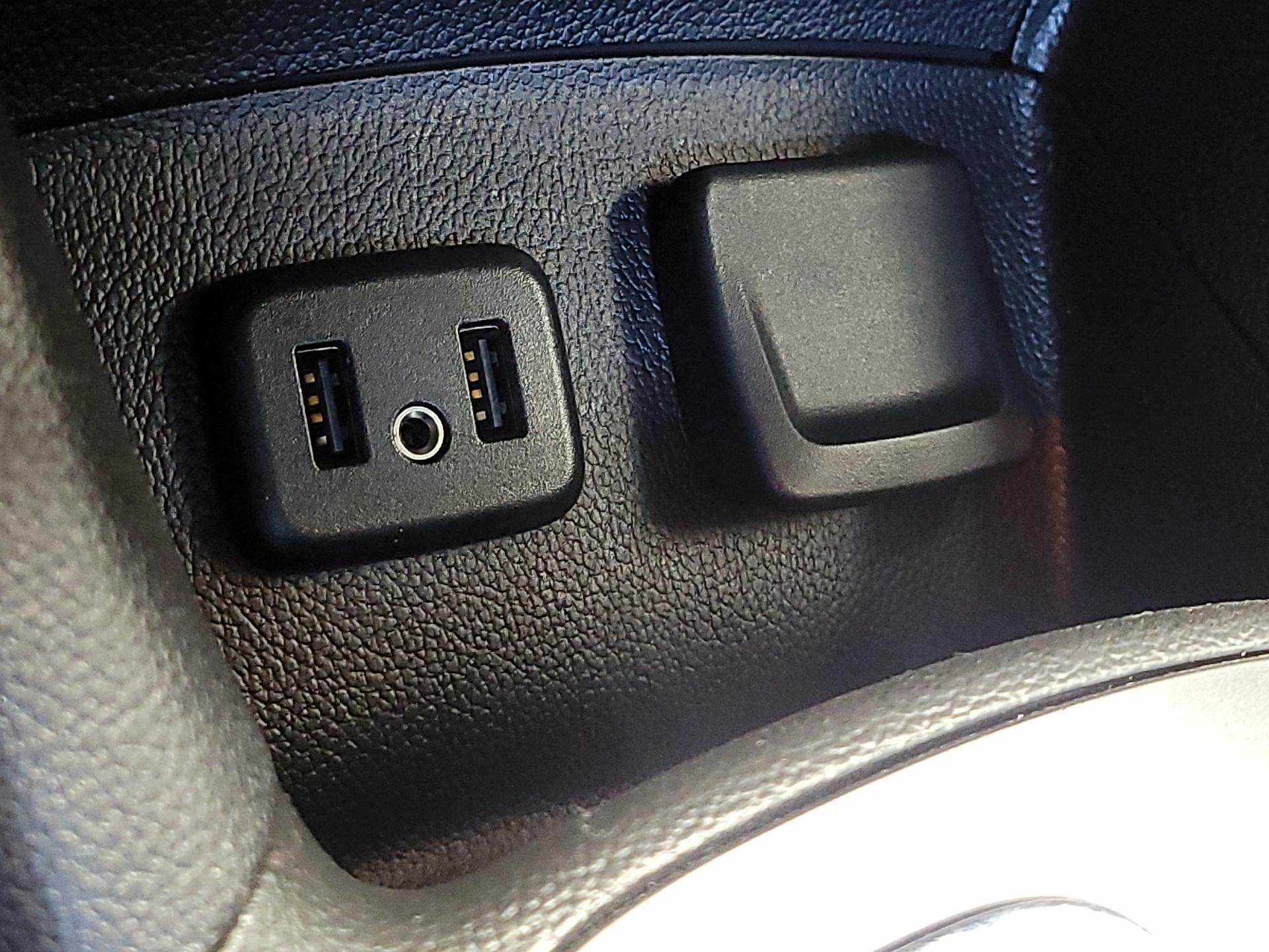 Thumbnail: 2019 Chevrolet Cruze - 18