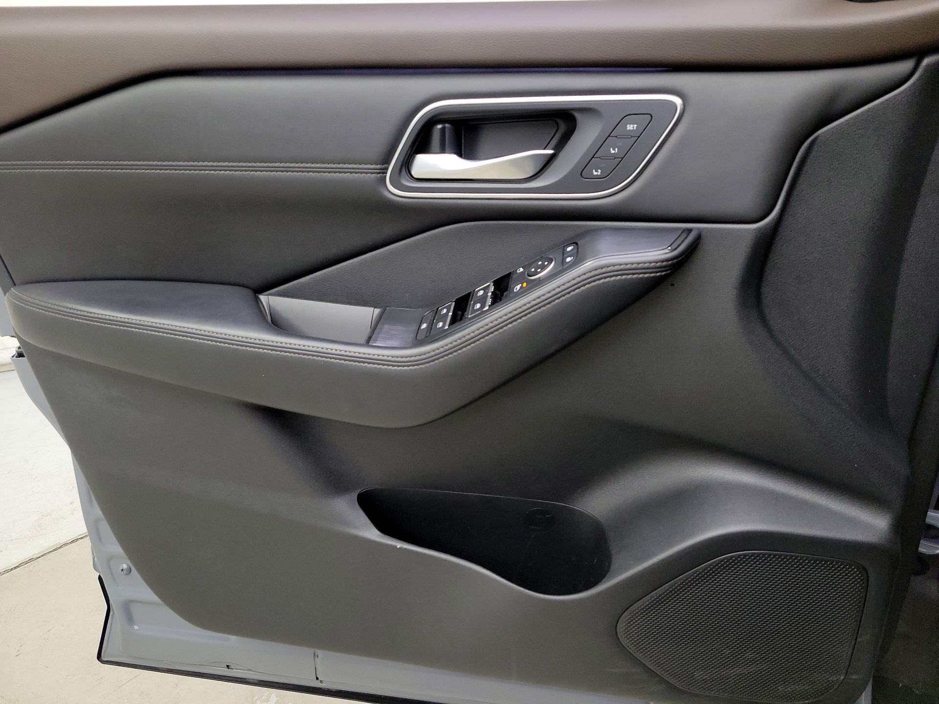 Thumbnail: 2021 Nissan Rogue - 12