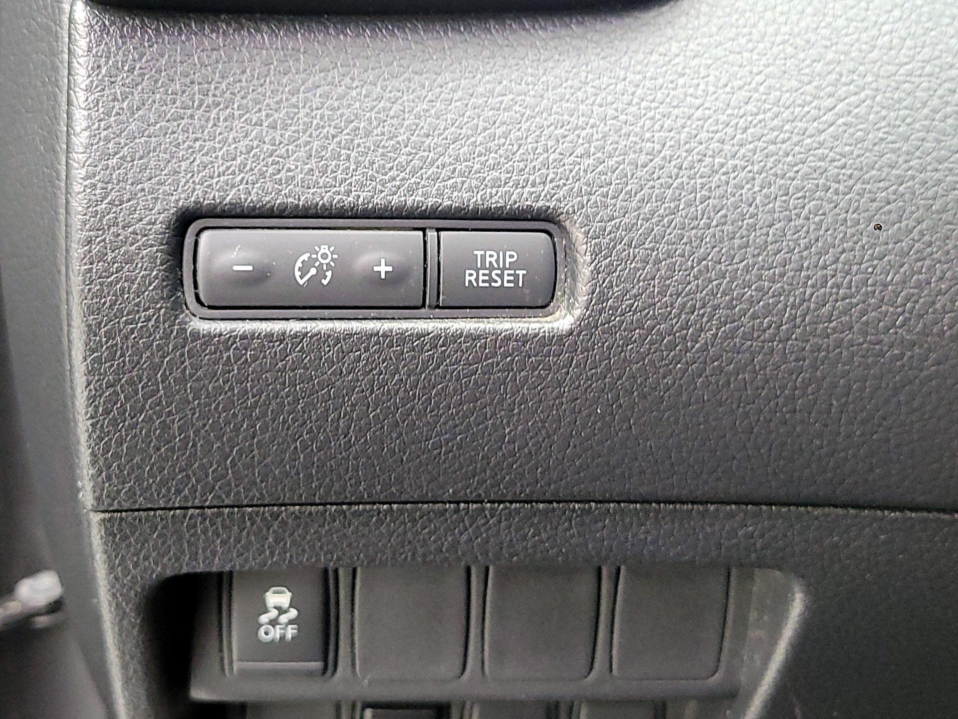 Thumbnail: 2017 Nissan Rogue - 11