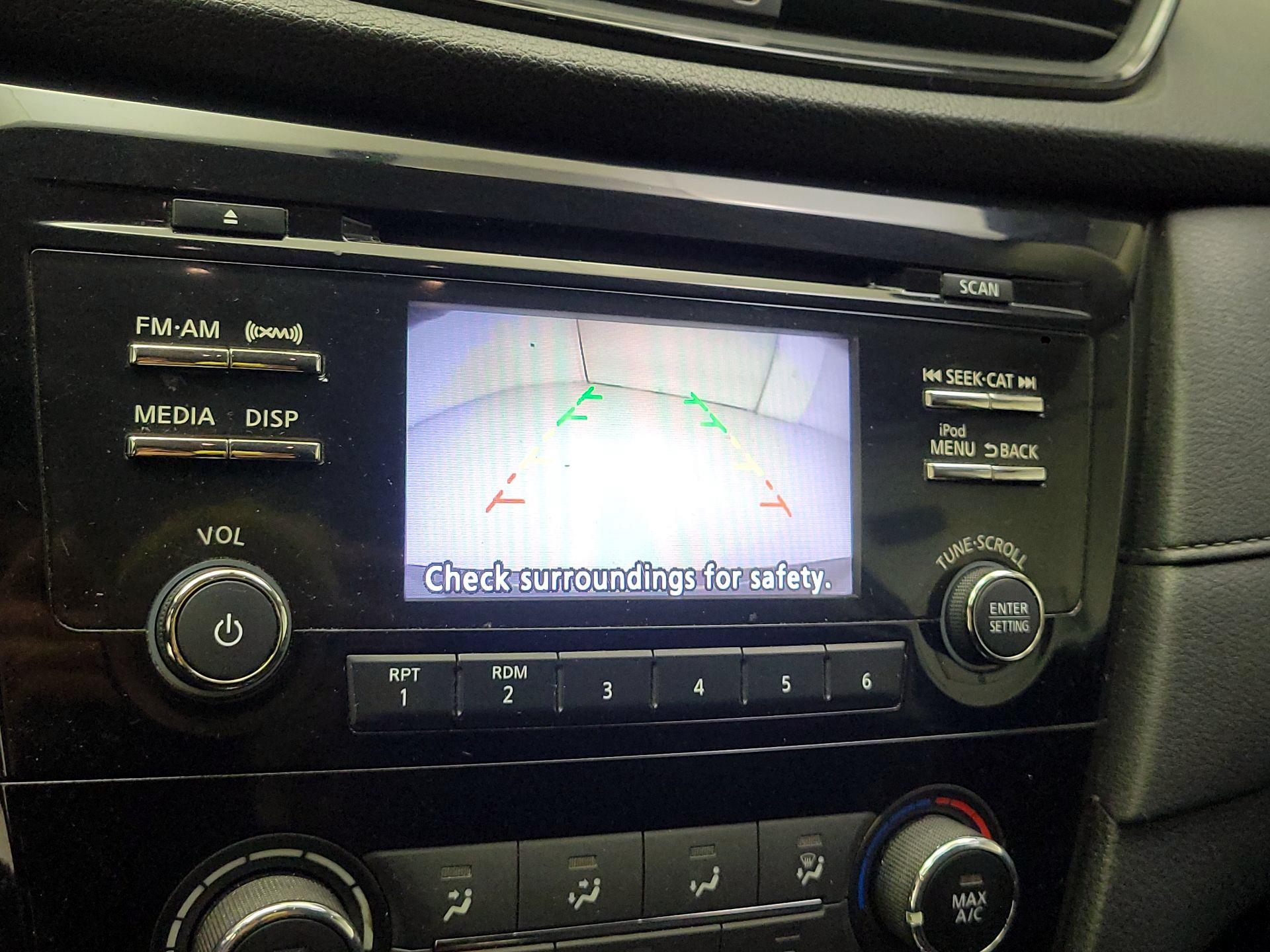 Thumbnail: 2017 Nissan Rogue - 12