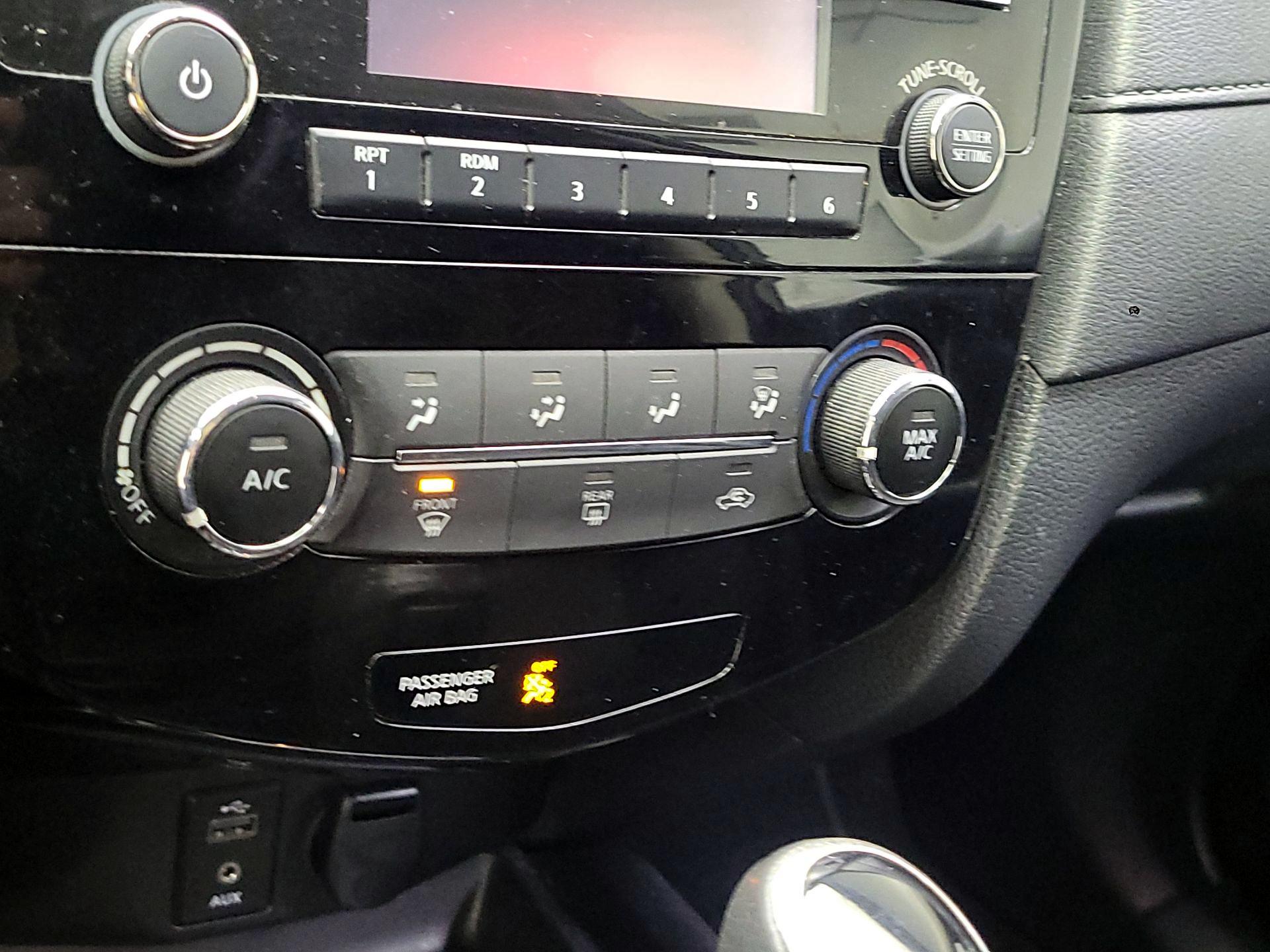 Thumbnail: 2017 Nissan Rogue - 14