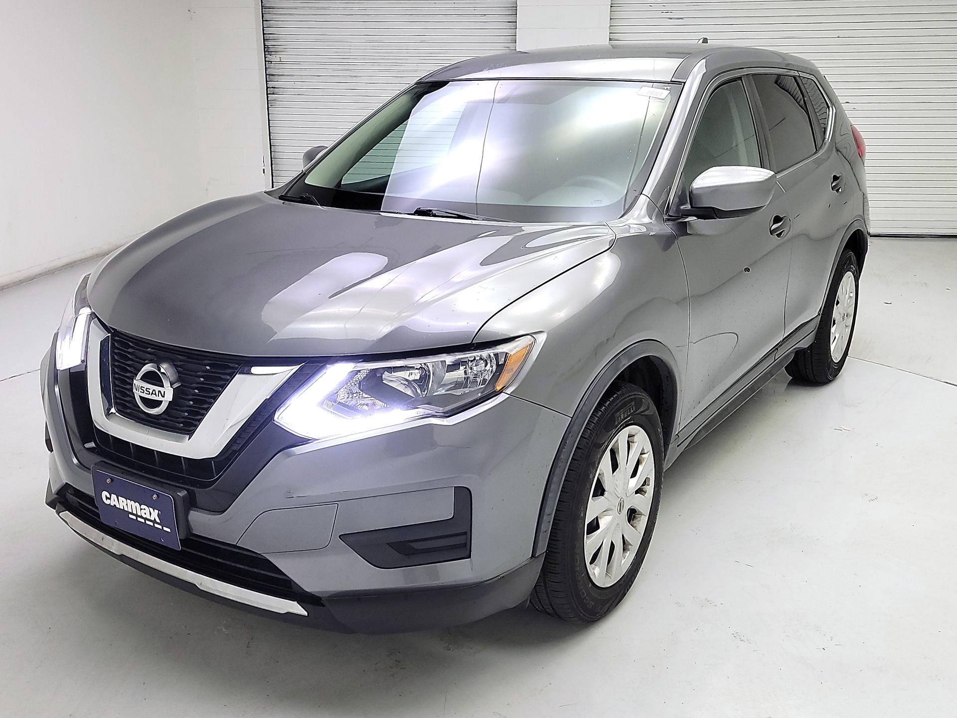 Thumbnail: 2017 Nissan Rogue - 3