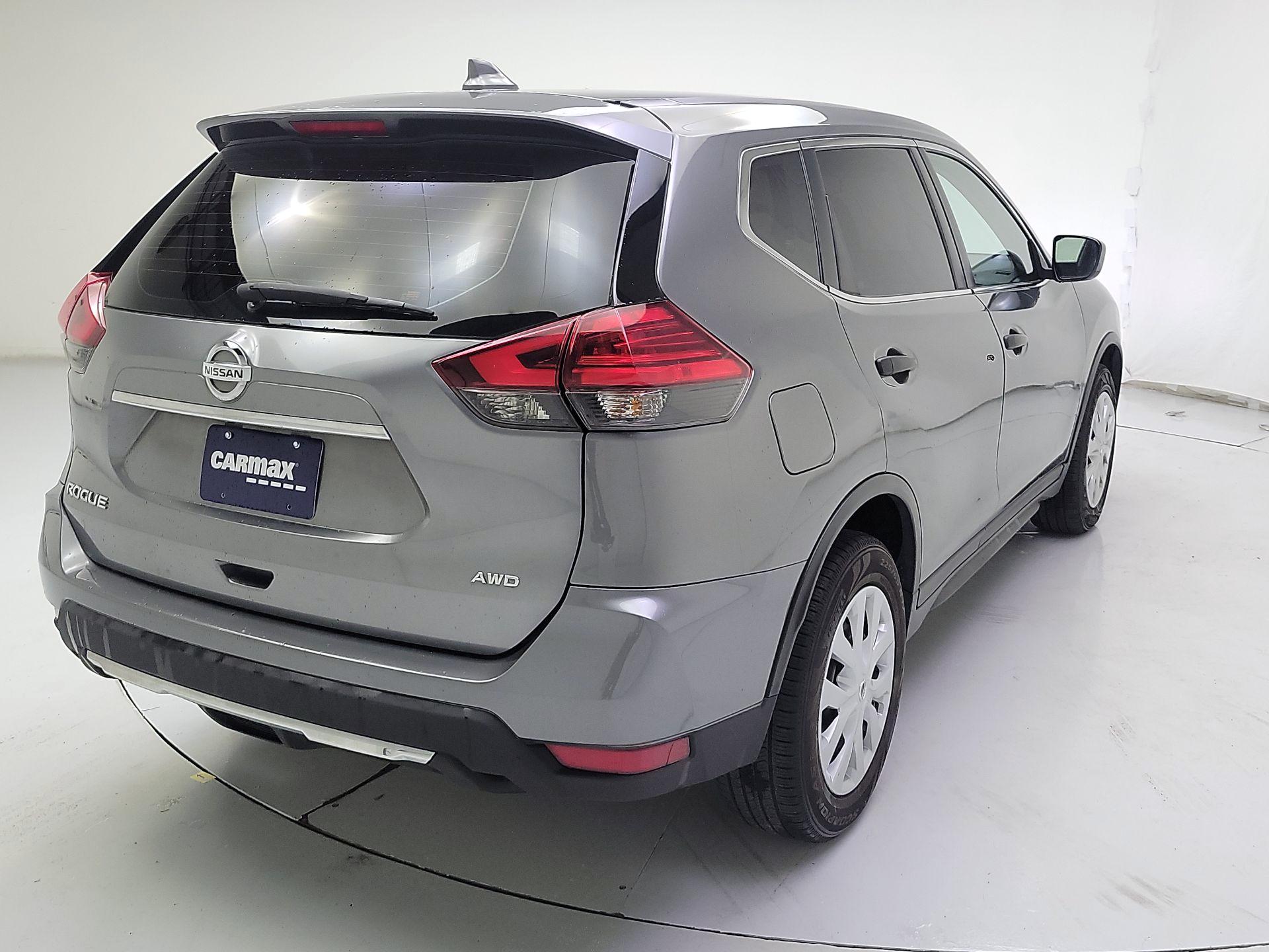 Thumbnail: 2017 Nissan Rogue - 5