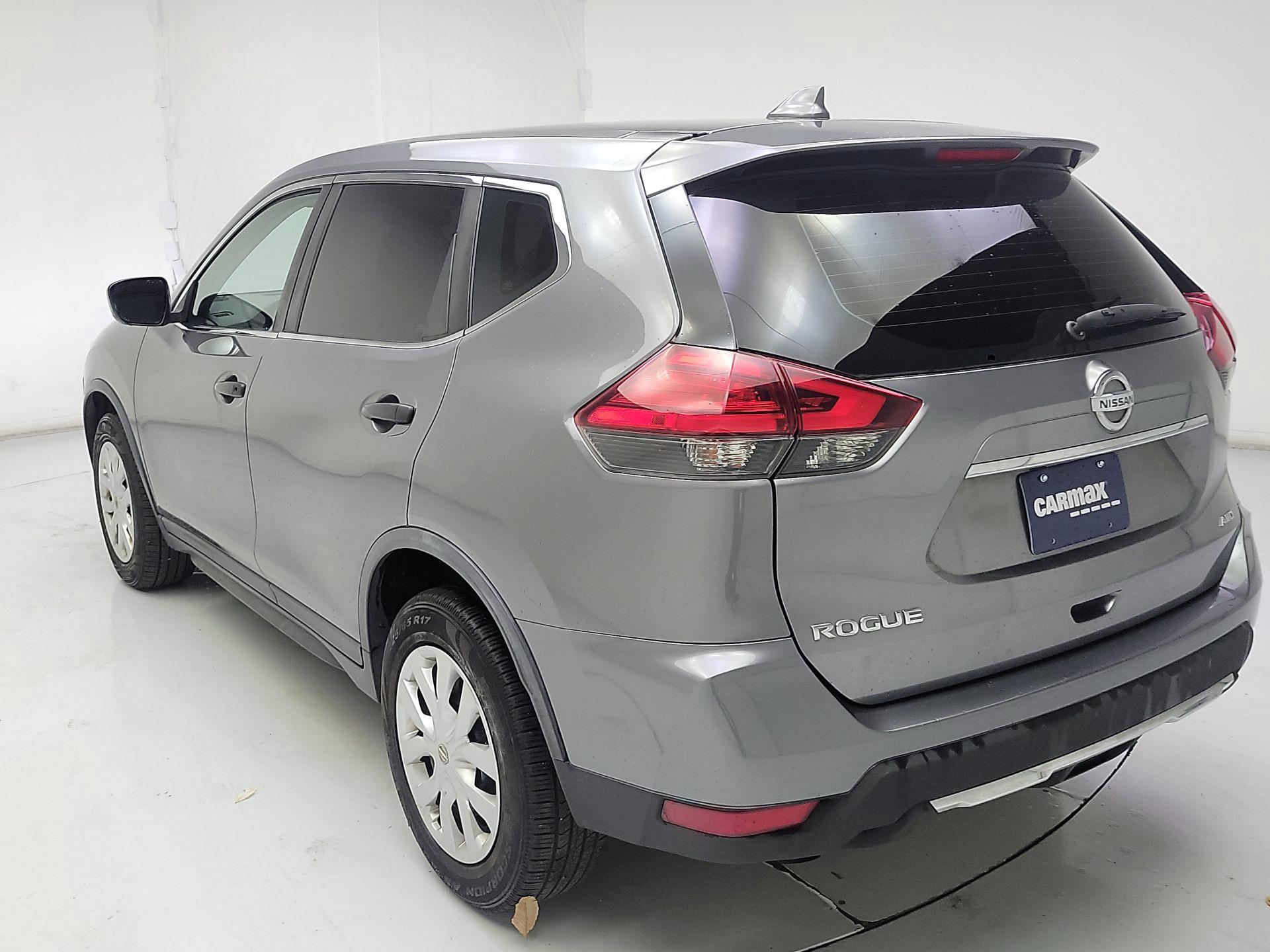 Thumbnail: 2017 Nissan Rogue - 7