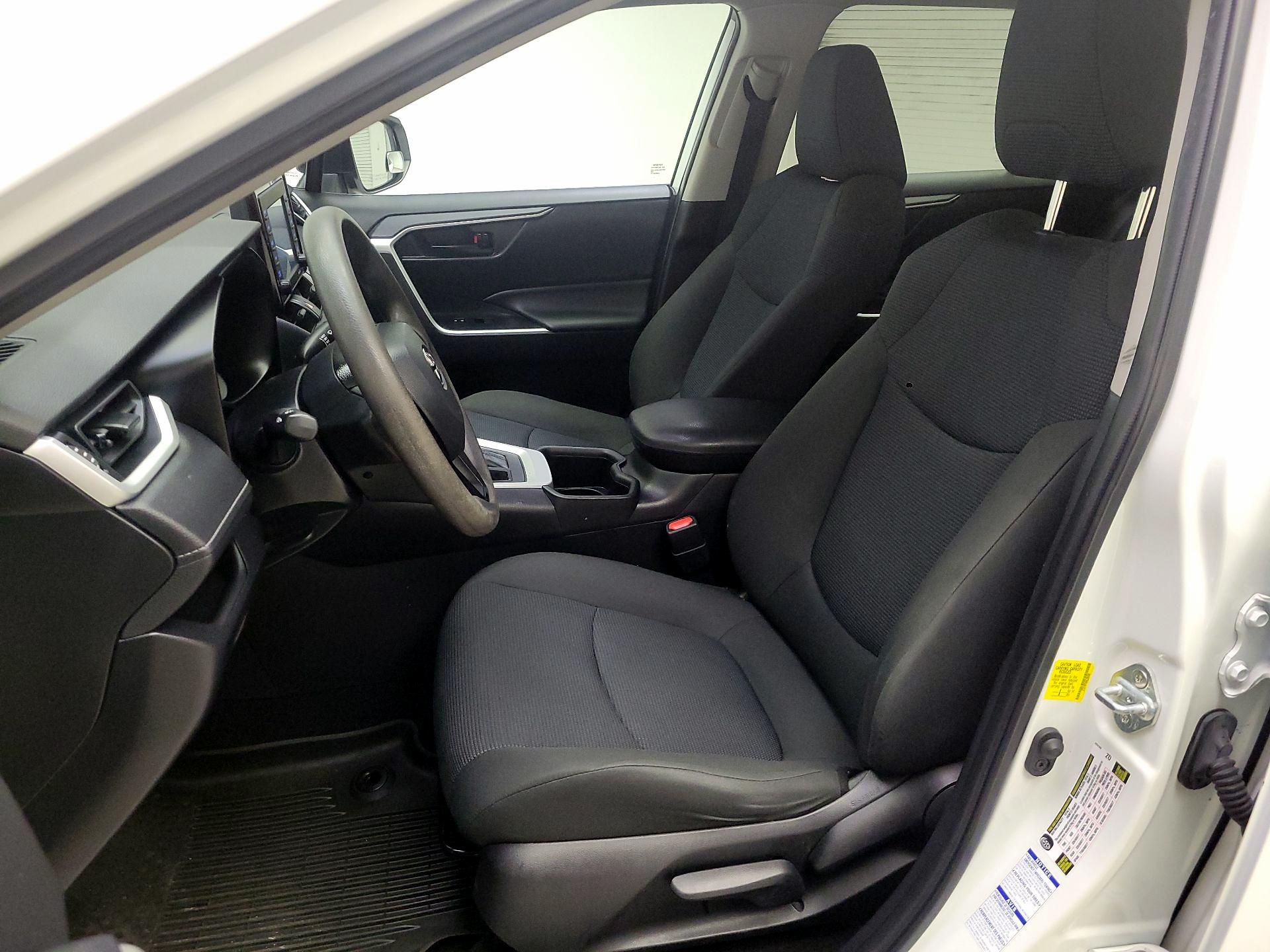 Thumbnail: 2022 Toyota RAV4 - 11