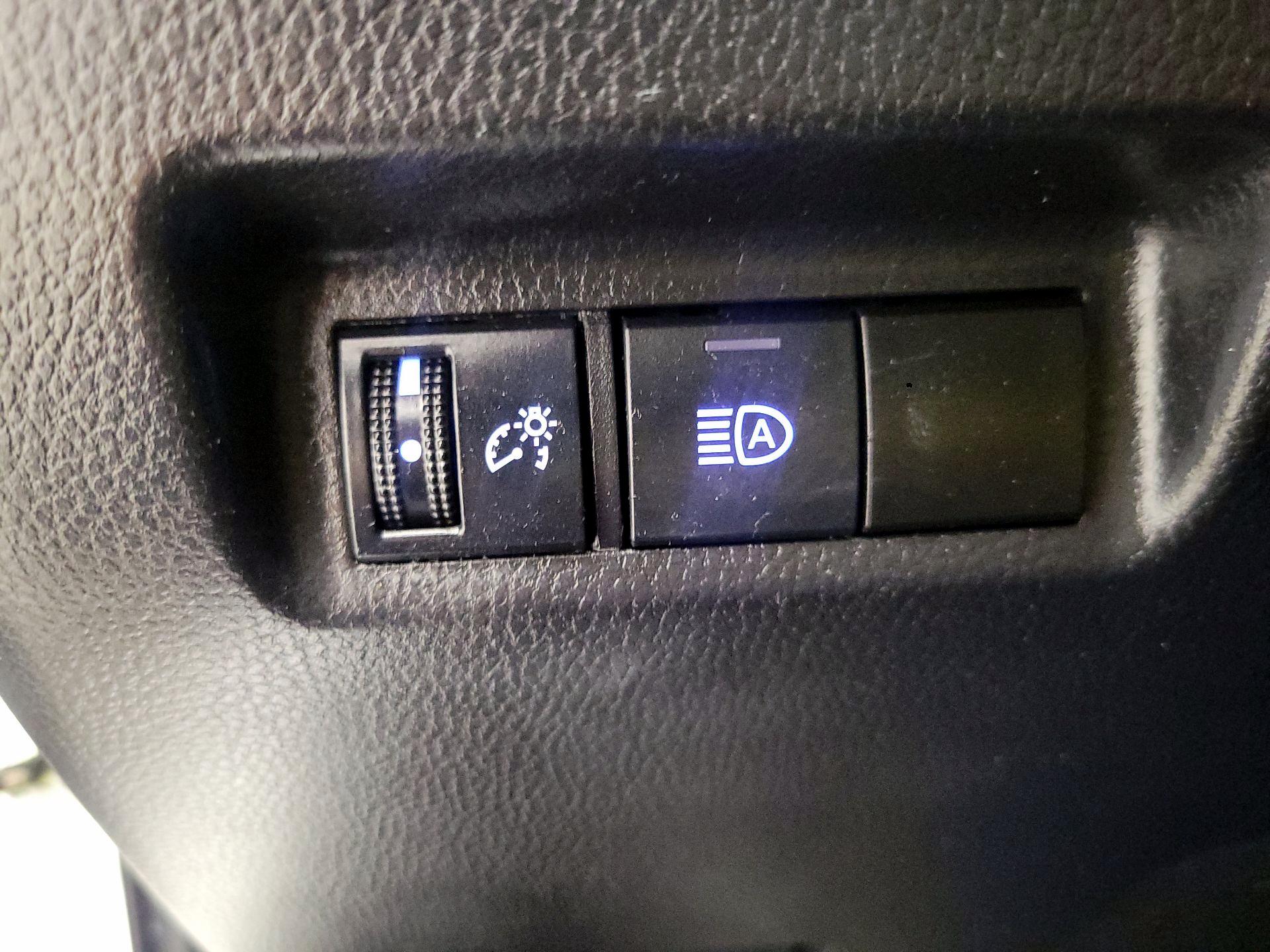 Thumbnail: 2022 Toyota RAV4 - 13