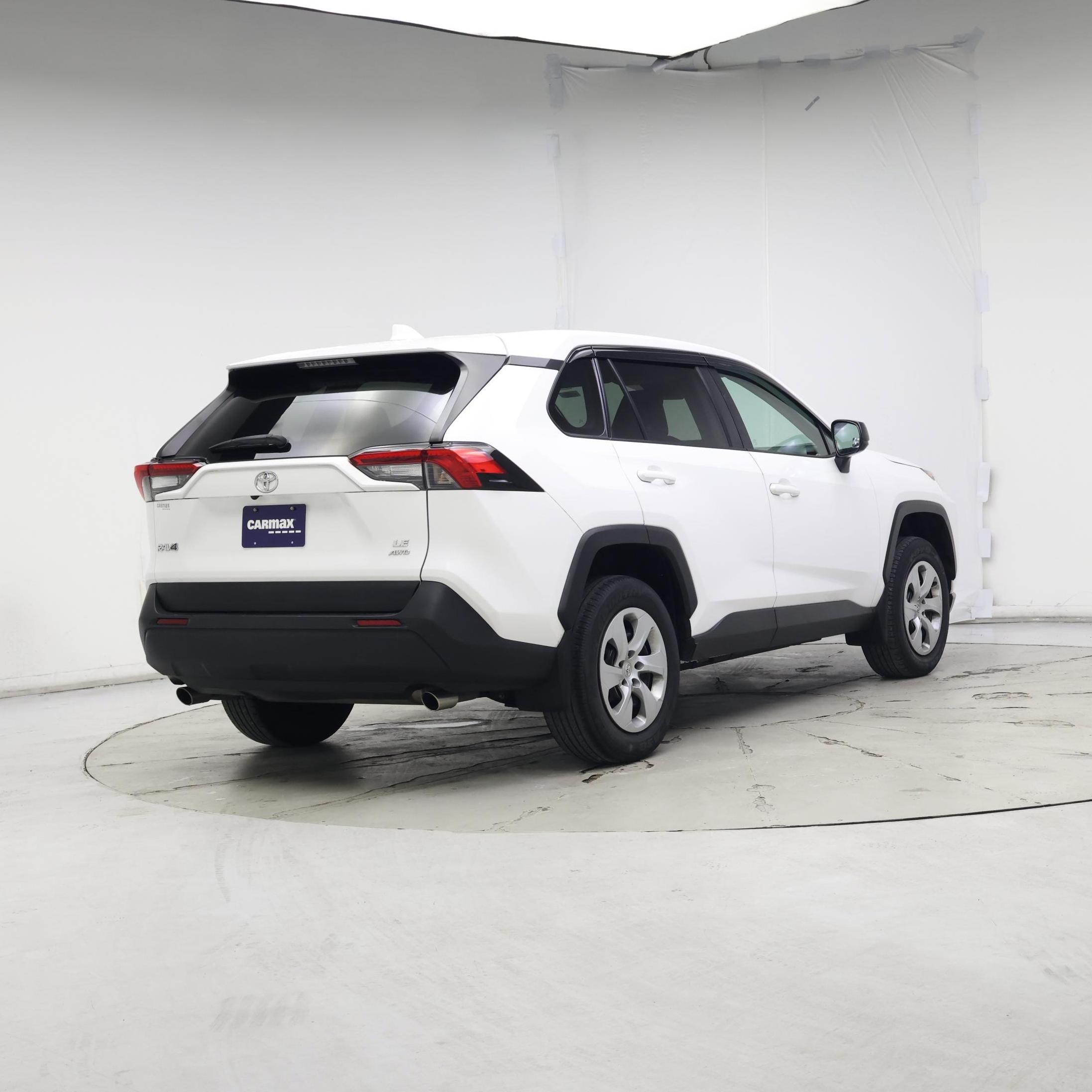 Thumbnail: 2022 Toyota RAV4 - 8