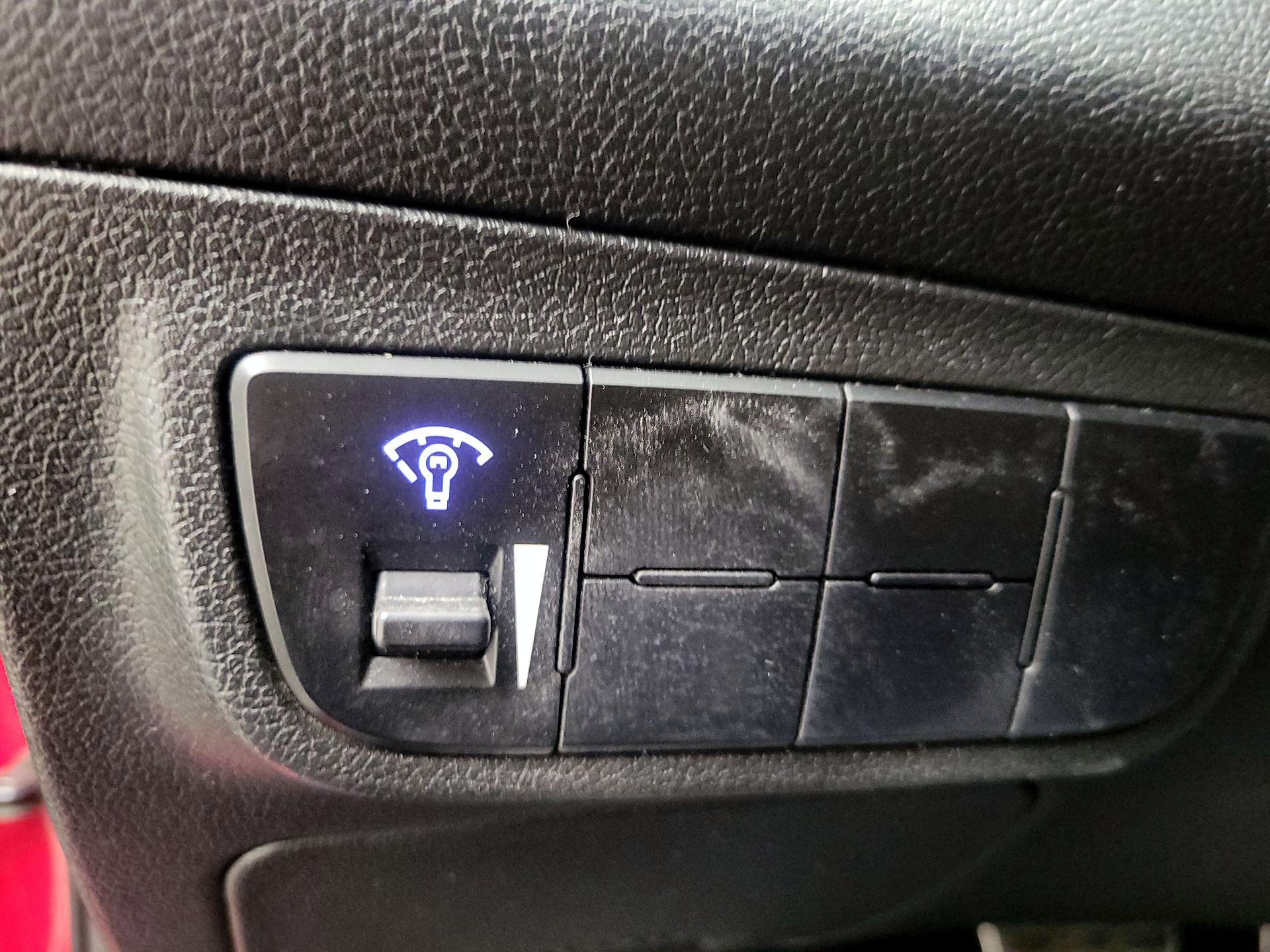 Thumbnail: 2017 Hyundai Veloster - 13