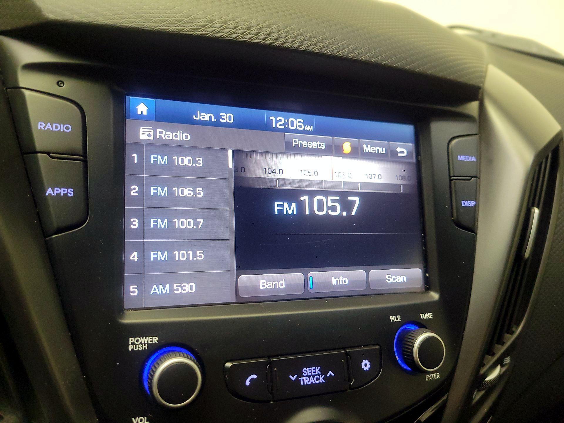 Thumbnail: 2017 Hyundai Veloster - 15