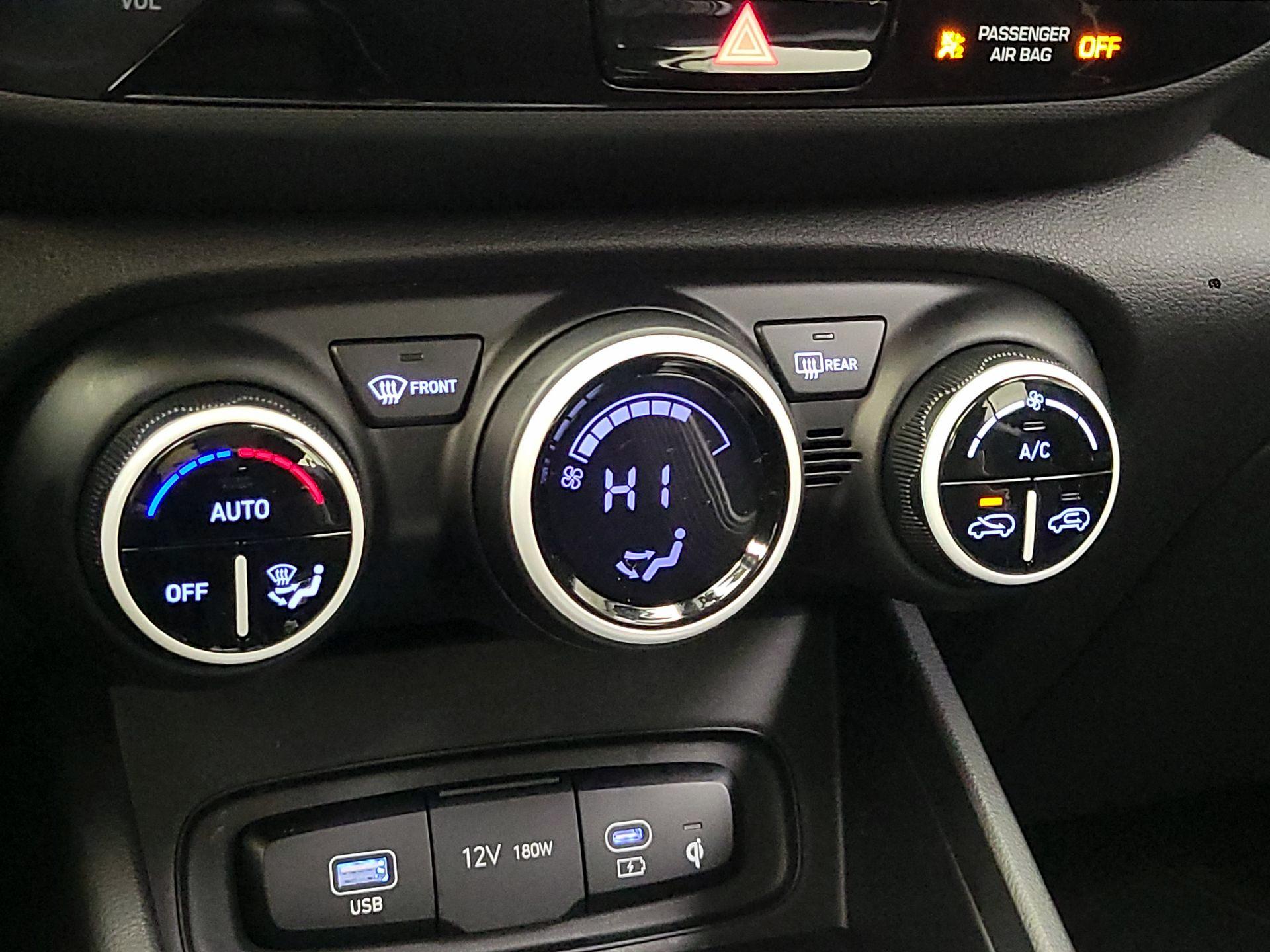 Thumbnail: 2025 Hyundai Venue - 17