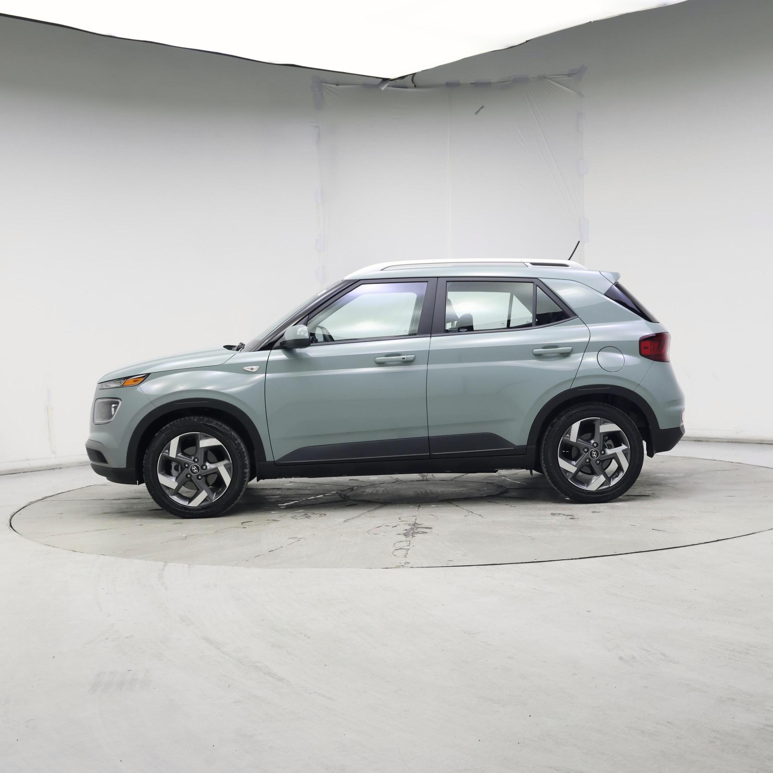 Thumbnail: 2025 Hyundai Venue - 3