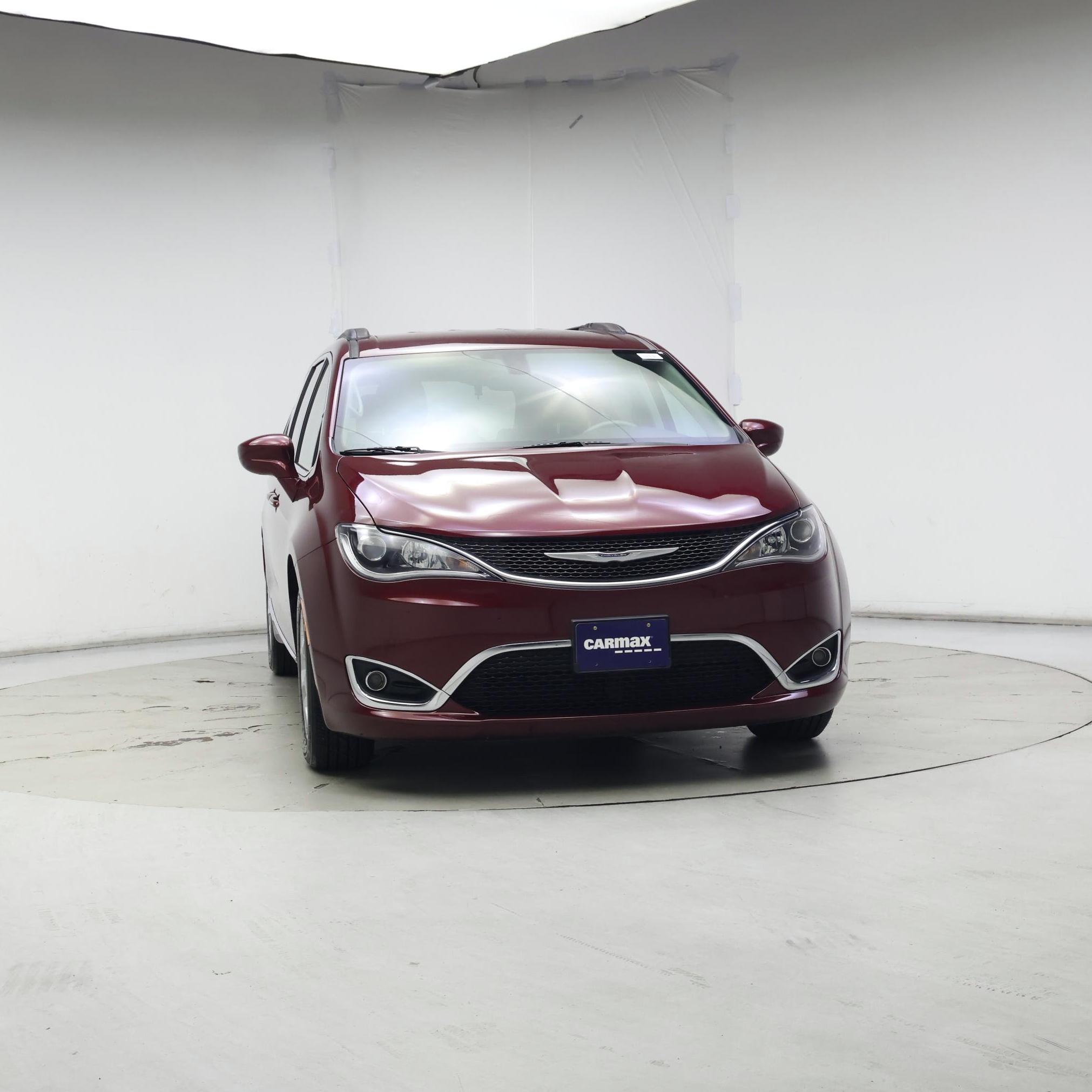 Thumbnail: 2017 Chrysler Pacifica - 5