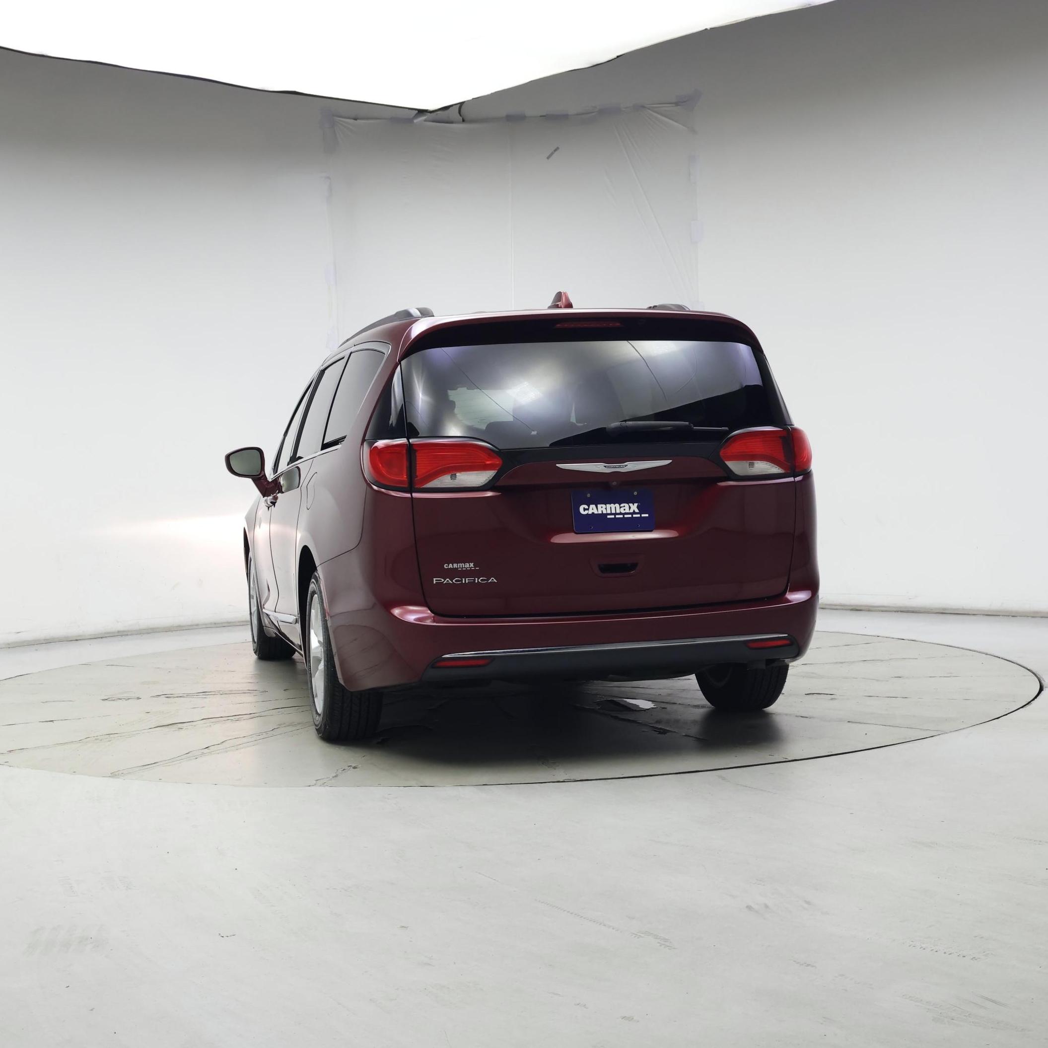 Thumbnail: 2017 Chrysler Pacifica - 6