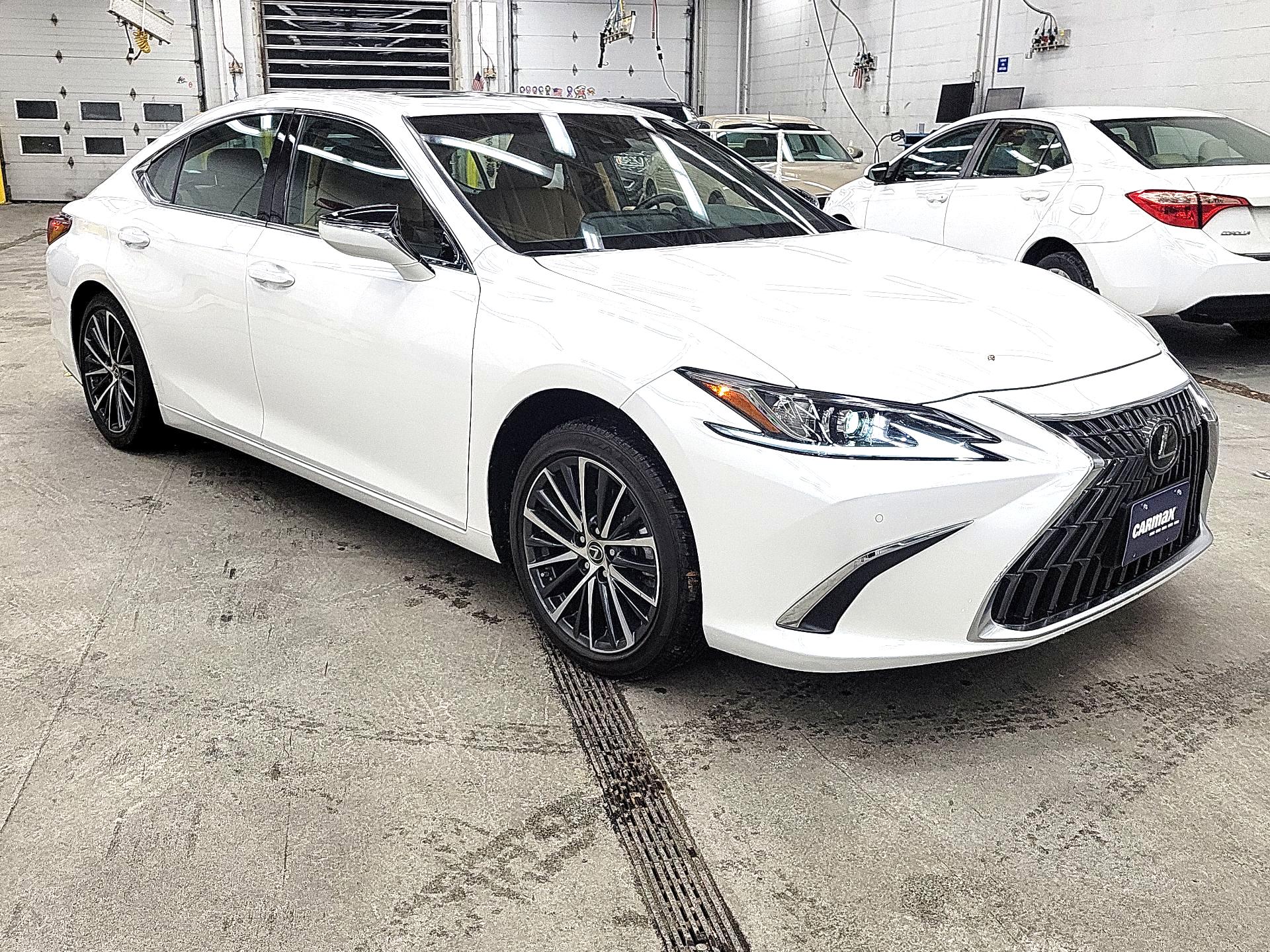 Thumbnail: 2024 Lexus ES - 1