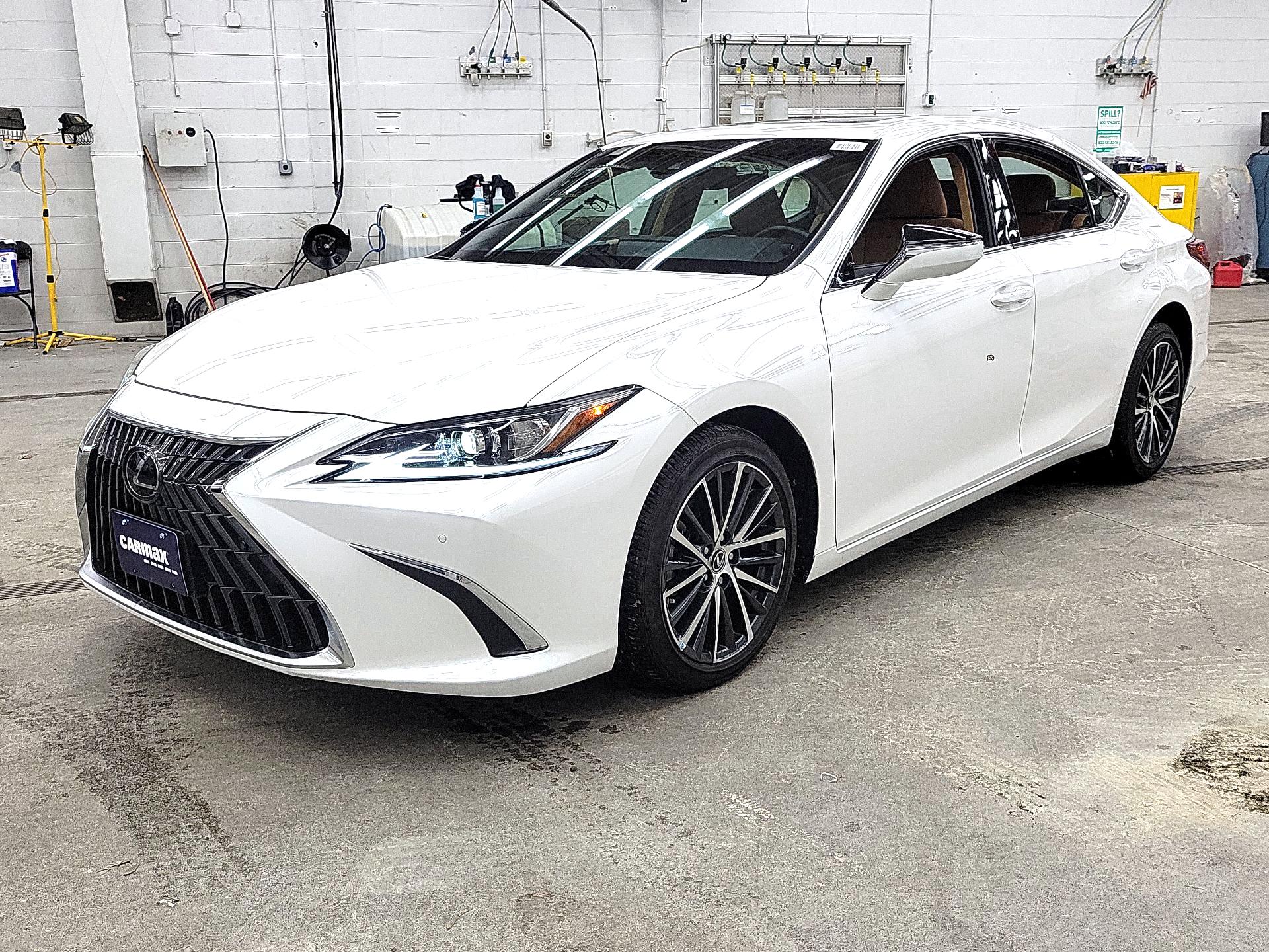 Thumbnail: 2024 Lexus ES - 3