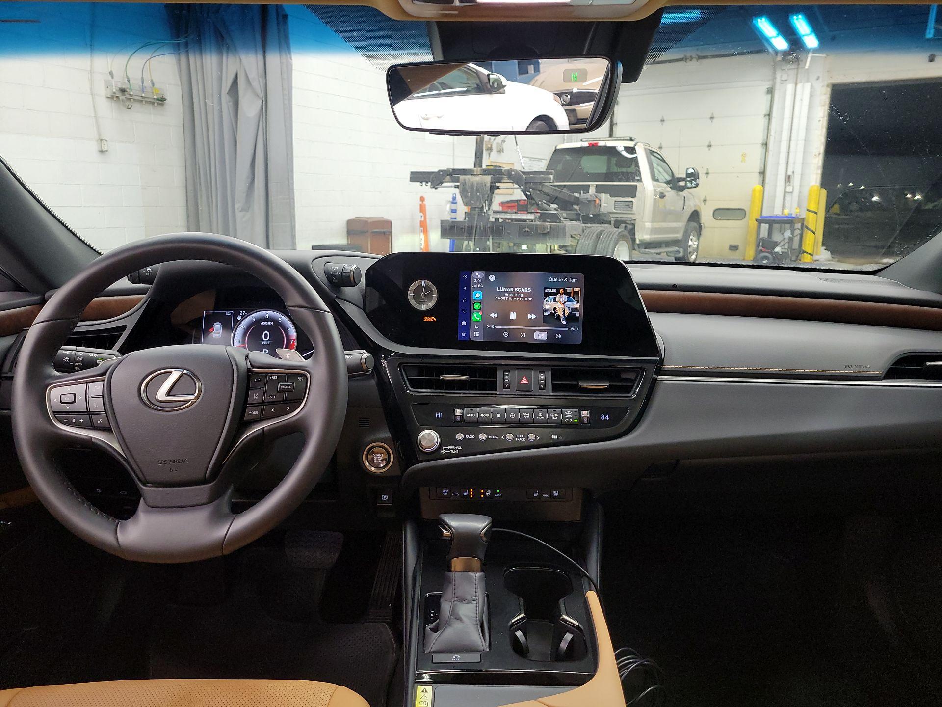 Thumbnail: 2024 Lexus ES - 8