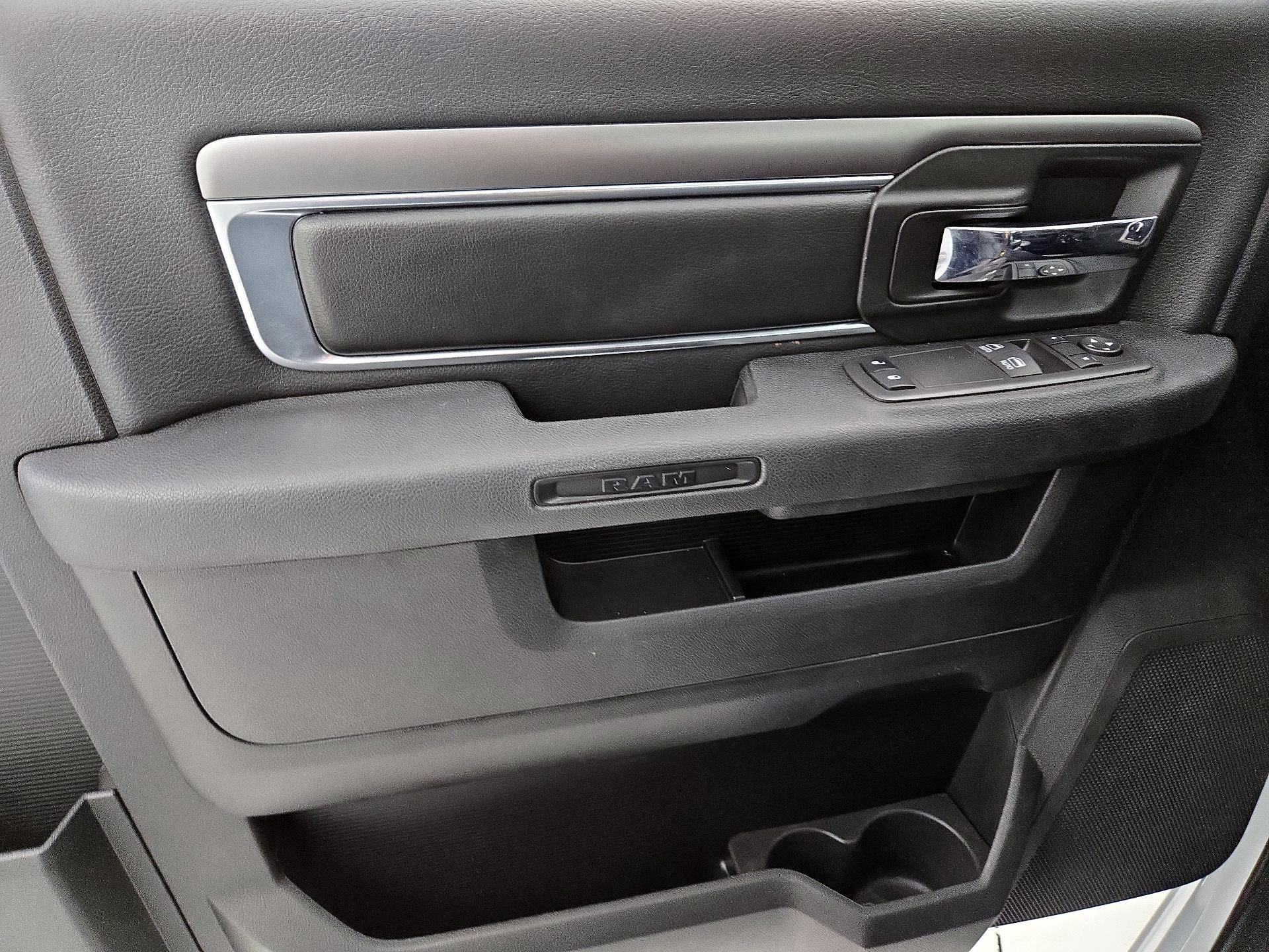 Thumbnail: 2023 RAM 1500 Classic - 12