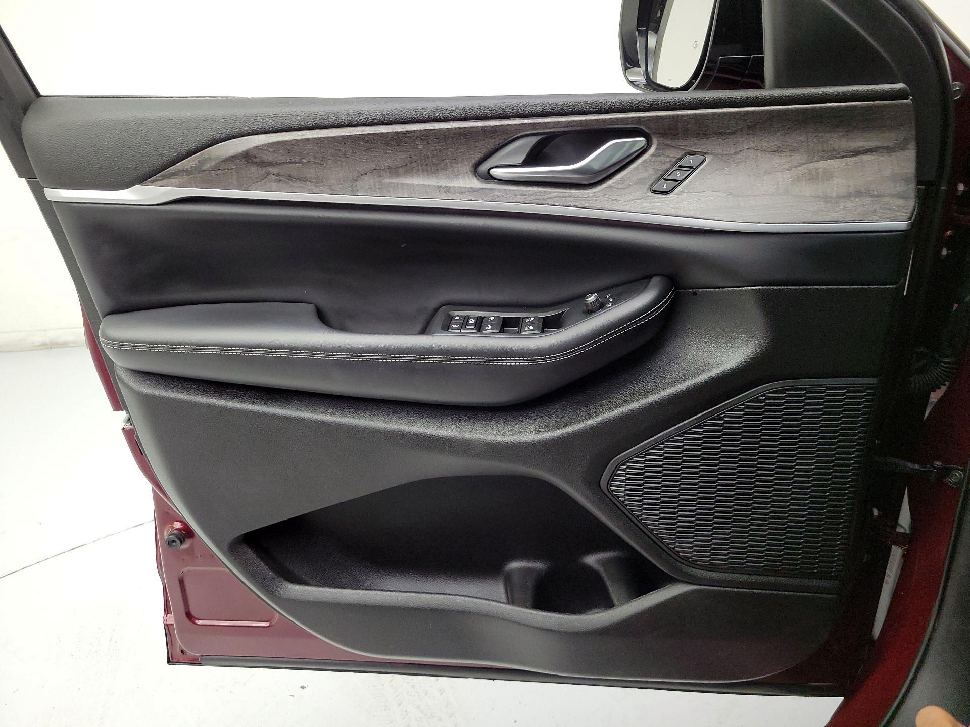 Thumbnail: 2023 Jeep Grand Cherokee - 12