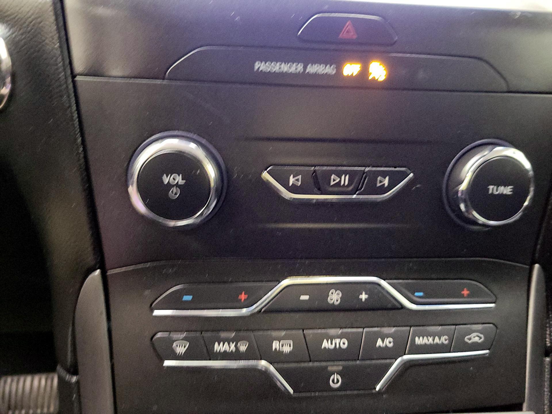 Thumbnail: 2020 Ford Edge - 14