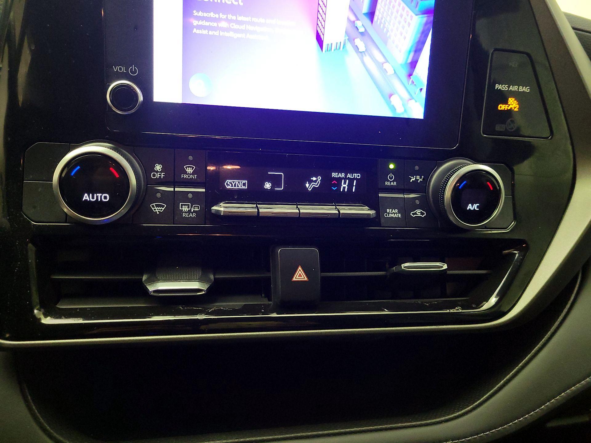 Thumbnail: 2023 Toyota Highlander - 14