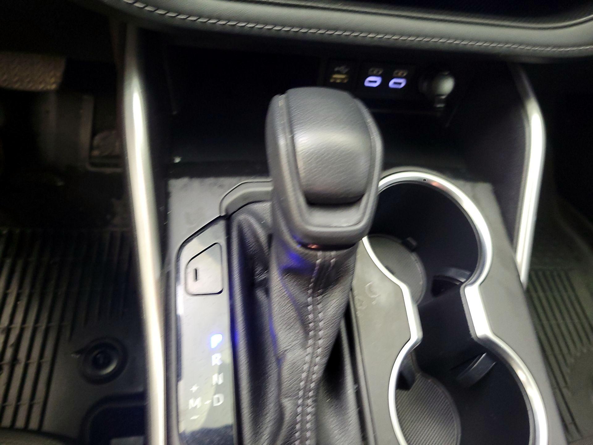 Thumbnail: 2023 Toyota Highlander - 15