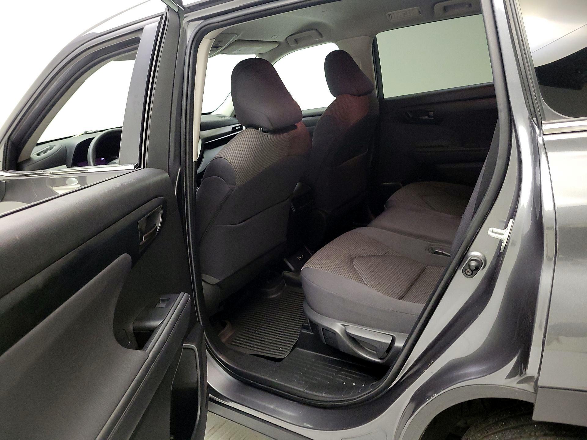 Thumbnail: 2023 Toyota Highlander - 17