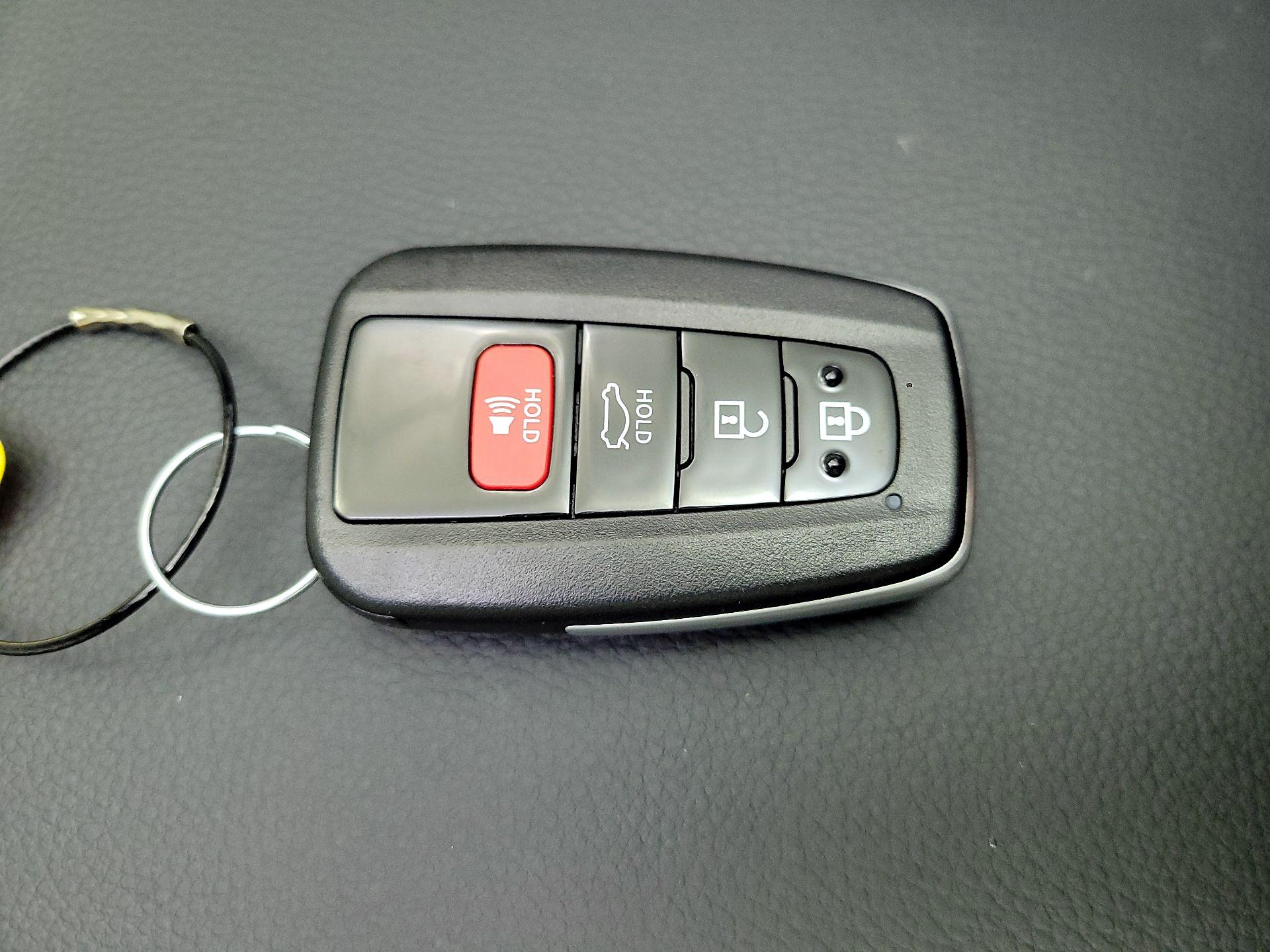 Thumbnail: 2023 Toyota Highlander - 20