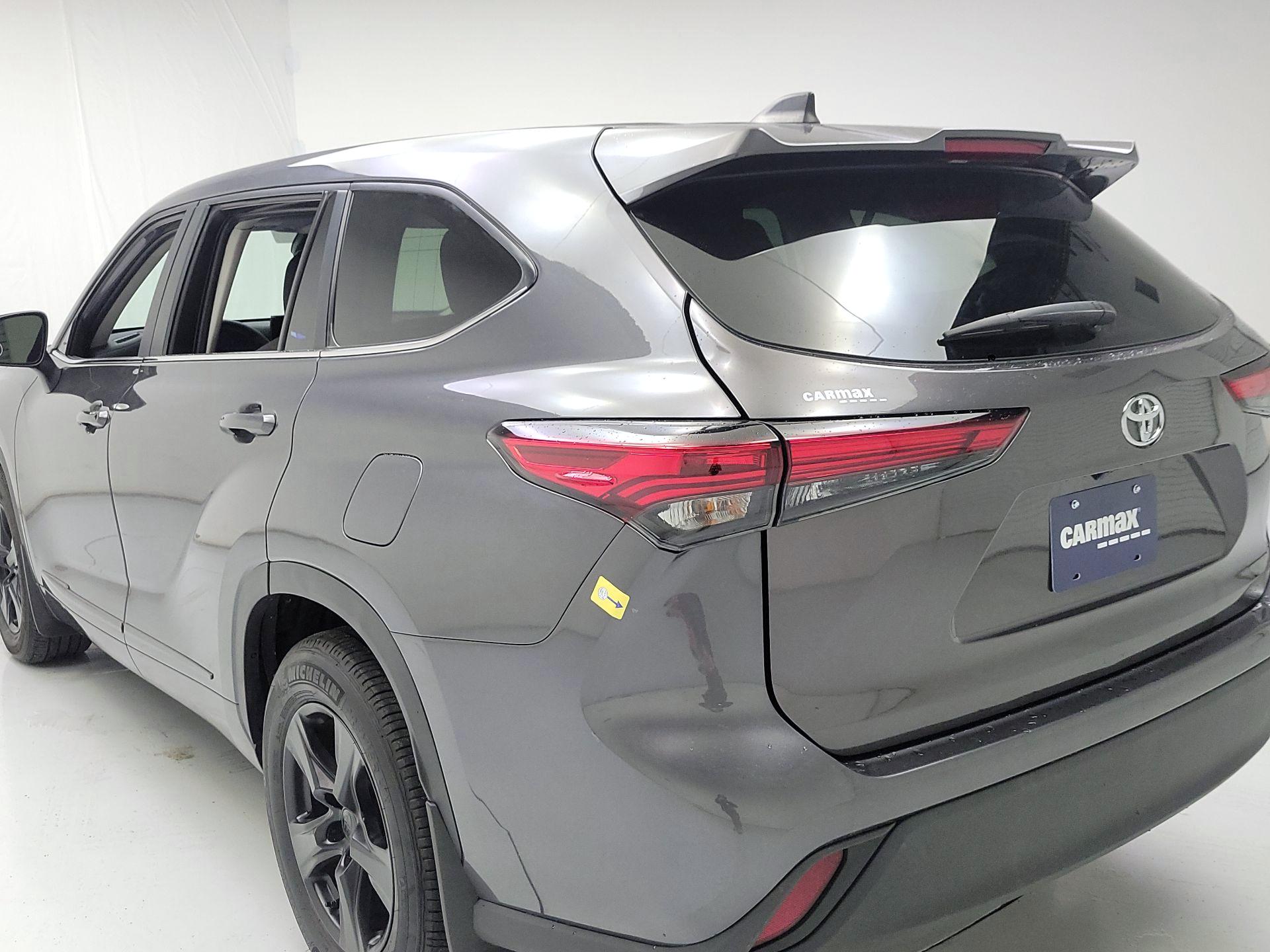 Thumbnail: 2023 Toyota Highlander - 7