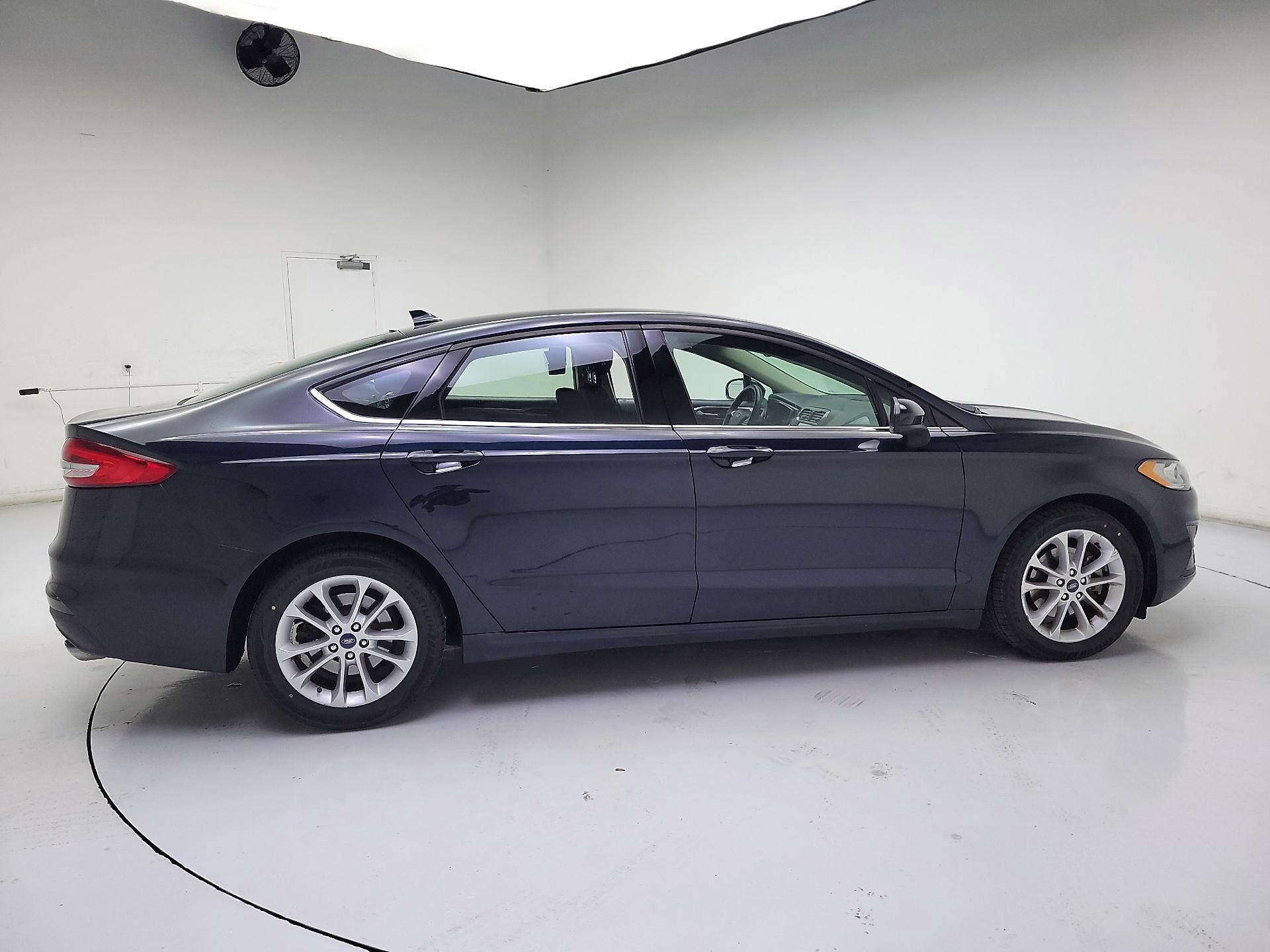 Thumbnail: 2020 Ford Fusion - 4